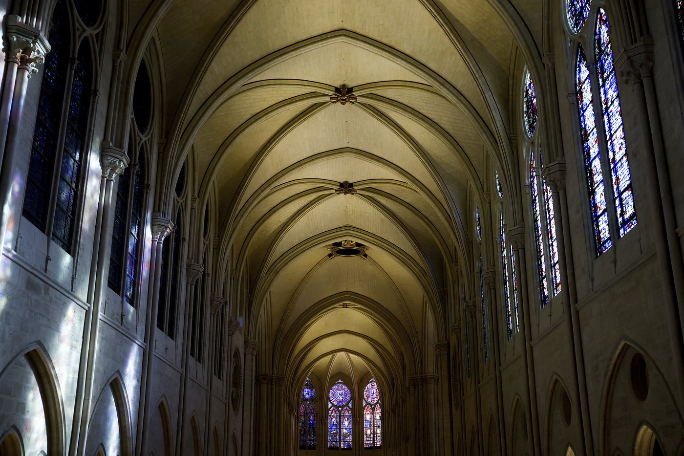 Notre Dame Cathedral unveils its new interior 5 years after devastating fire | iNFOnews.ca