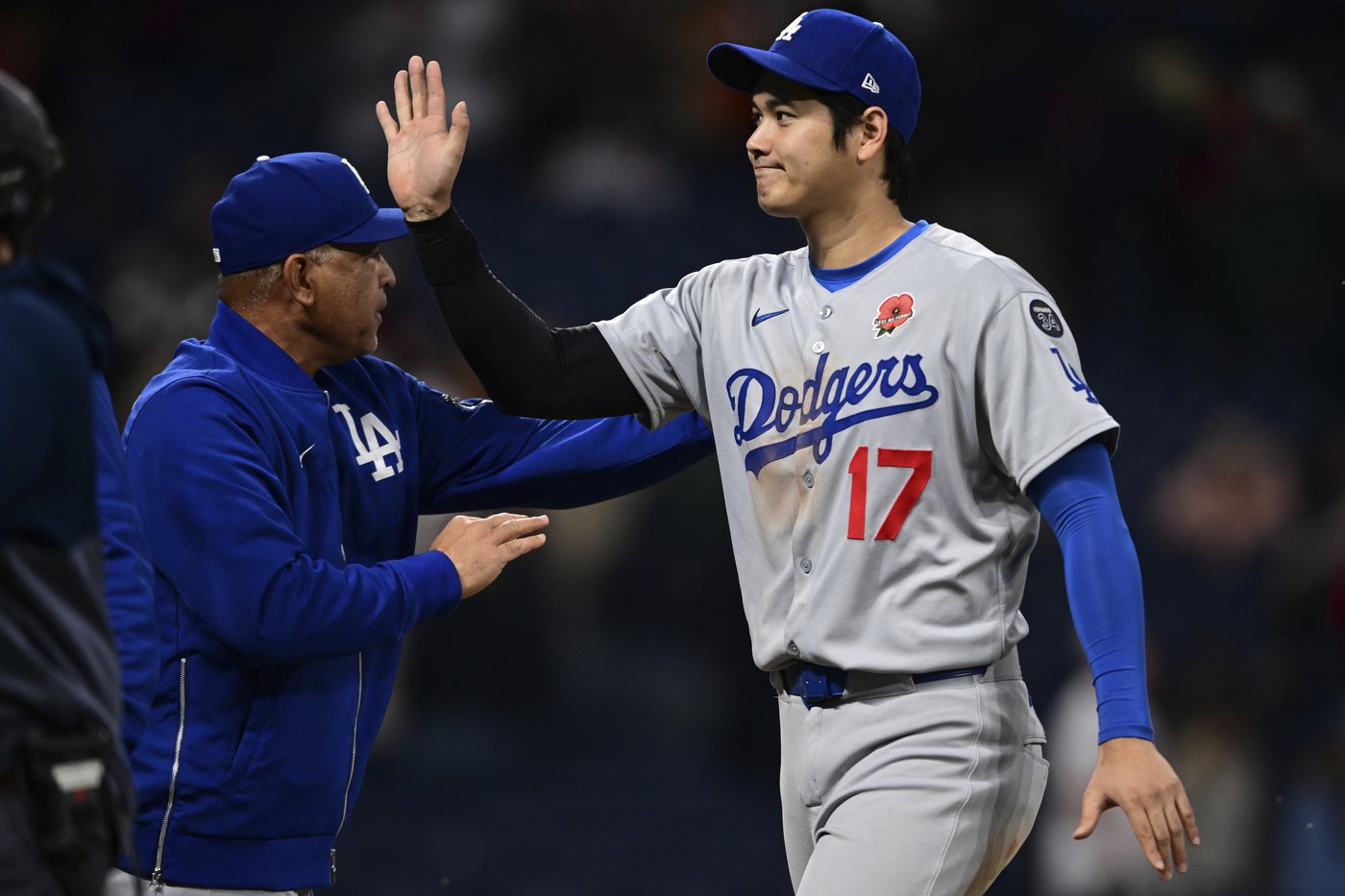 Why Dodgers manager Dave Roberts is telling Lakers fans to keep 'hands off' Ohtani | iNFOnews.ca Why Dodgers manager Dave Roberts is telling Lakers fans to keep 'hands off' Ohtani | iNFOnews.ca