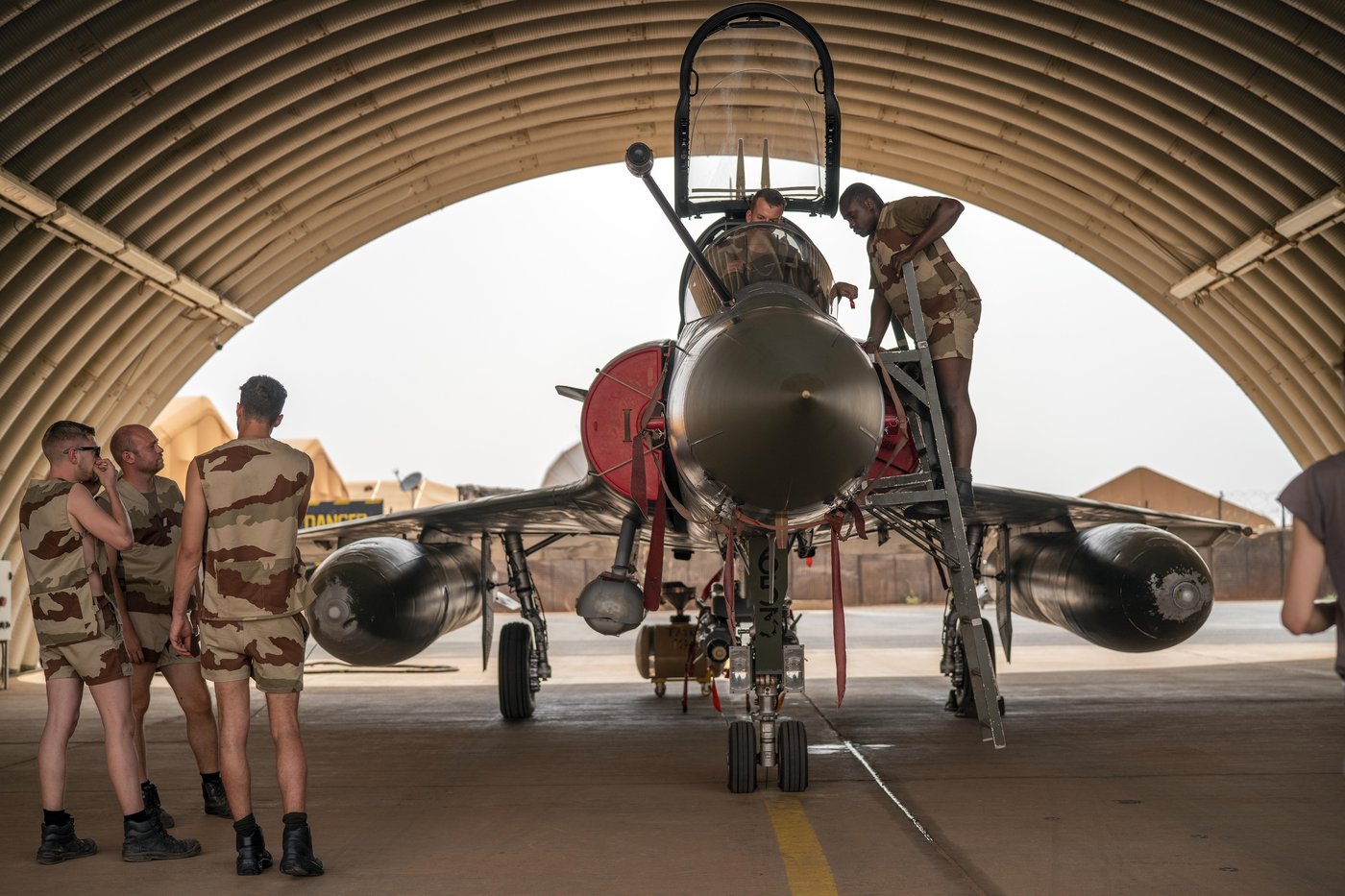 France flies out 2 Mirage fighter jets from Chad to signal beginning of military withdrawal | iNFOnews.ca