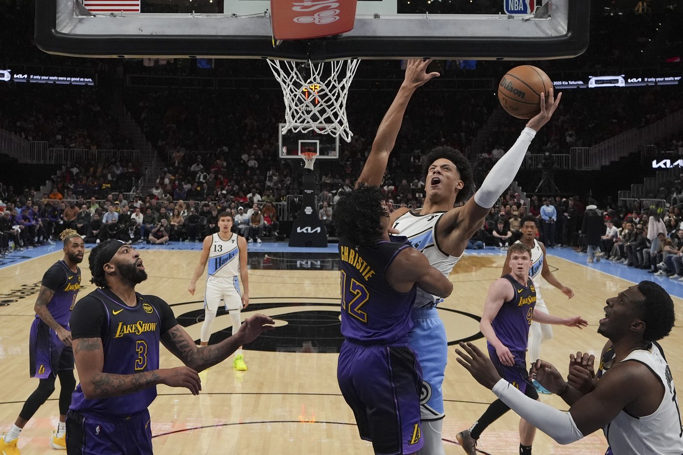 Young hits 3-point in overtime to give Hawks 6 straight wins, 134-132 over Lakers | iNFOnews.ca Young hits 3-point in overtime to give Hawks 6 straight wins, 134-132 over Lakers | iNFOnews.ca
