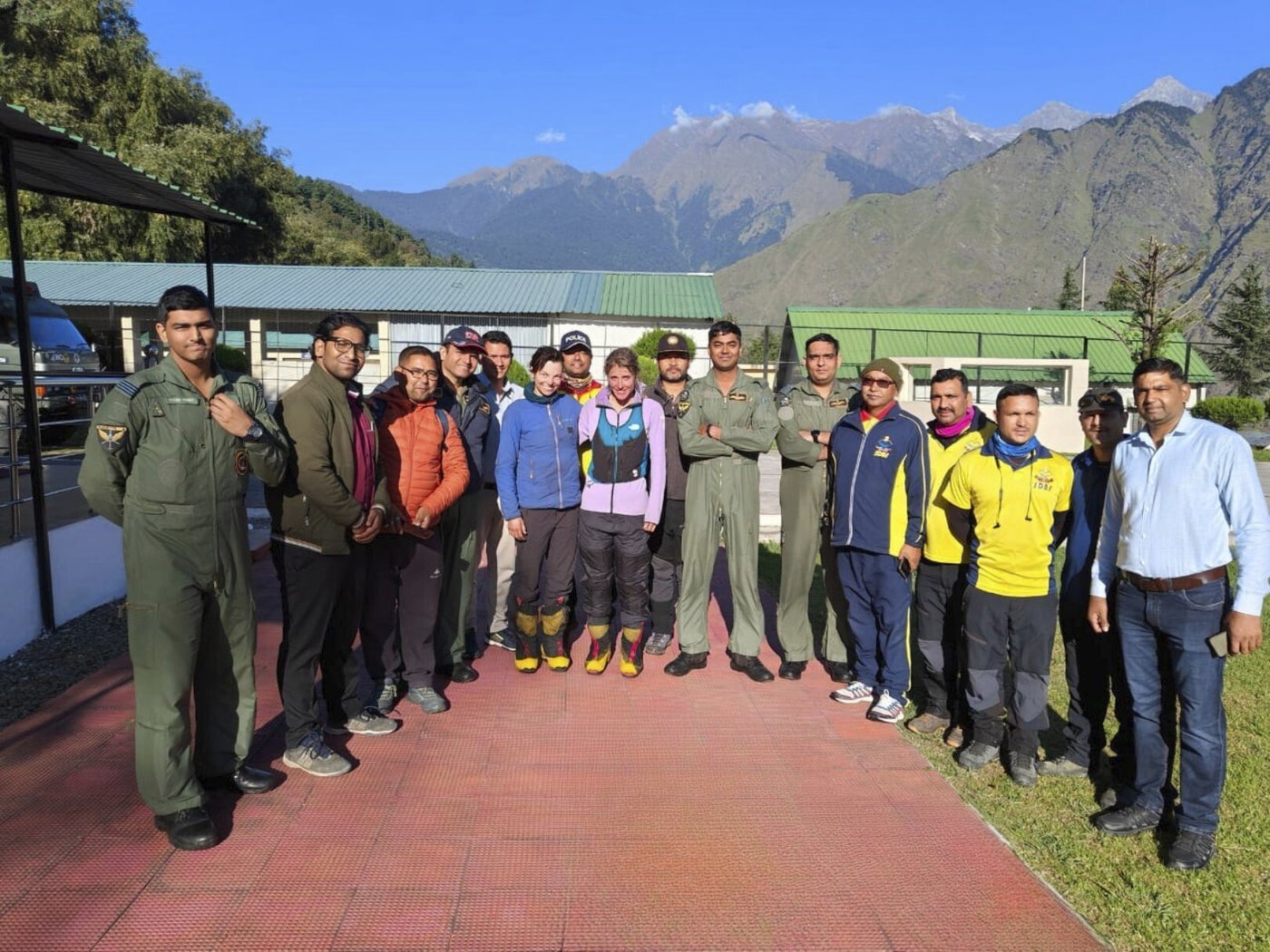 2 foreign climbers rescued after being stranded in India's Himalayas for 3 days | iNFOnews.ca 2 foreign climbers rescued after being stranded in India's Himalayas for 3 days | iNFOnews.ca
