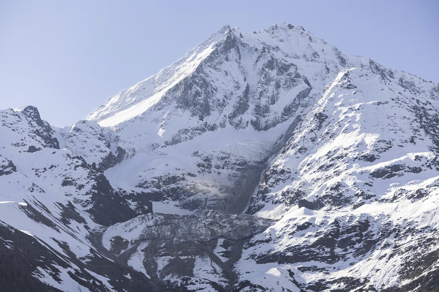 As a landslide threatens an Alpine village, Swiss authorities expand the evacuation order | iNFOnews.ca As a landslide threatens an Alpine village, Swiss authorities expand the evacuation order | iNFOnews.ca