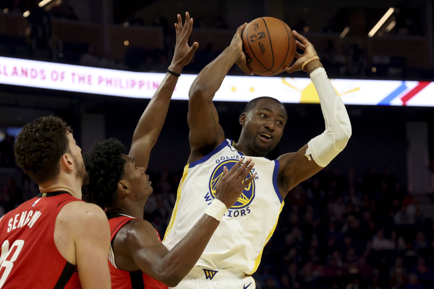 Jonathan Kuminga scores career-high 33 points, Warriors beat Rockets 99-93 to snap 5-game skid | iNFOnews.ca Jonathan Kuminga scores career-high 33 points, Warriors beat Rockets 99-93 to snap 5-game skid | iNFOnews.ca