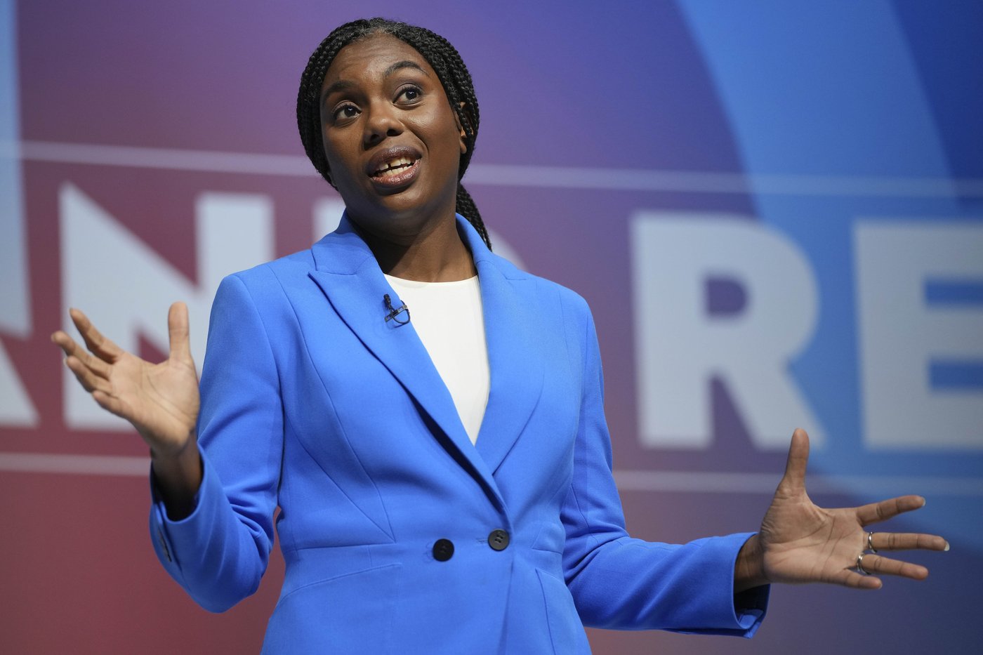 4 candidates to lead Britain's defeated Conservatives bash Labour, and each other | iNFOnews.ca