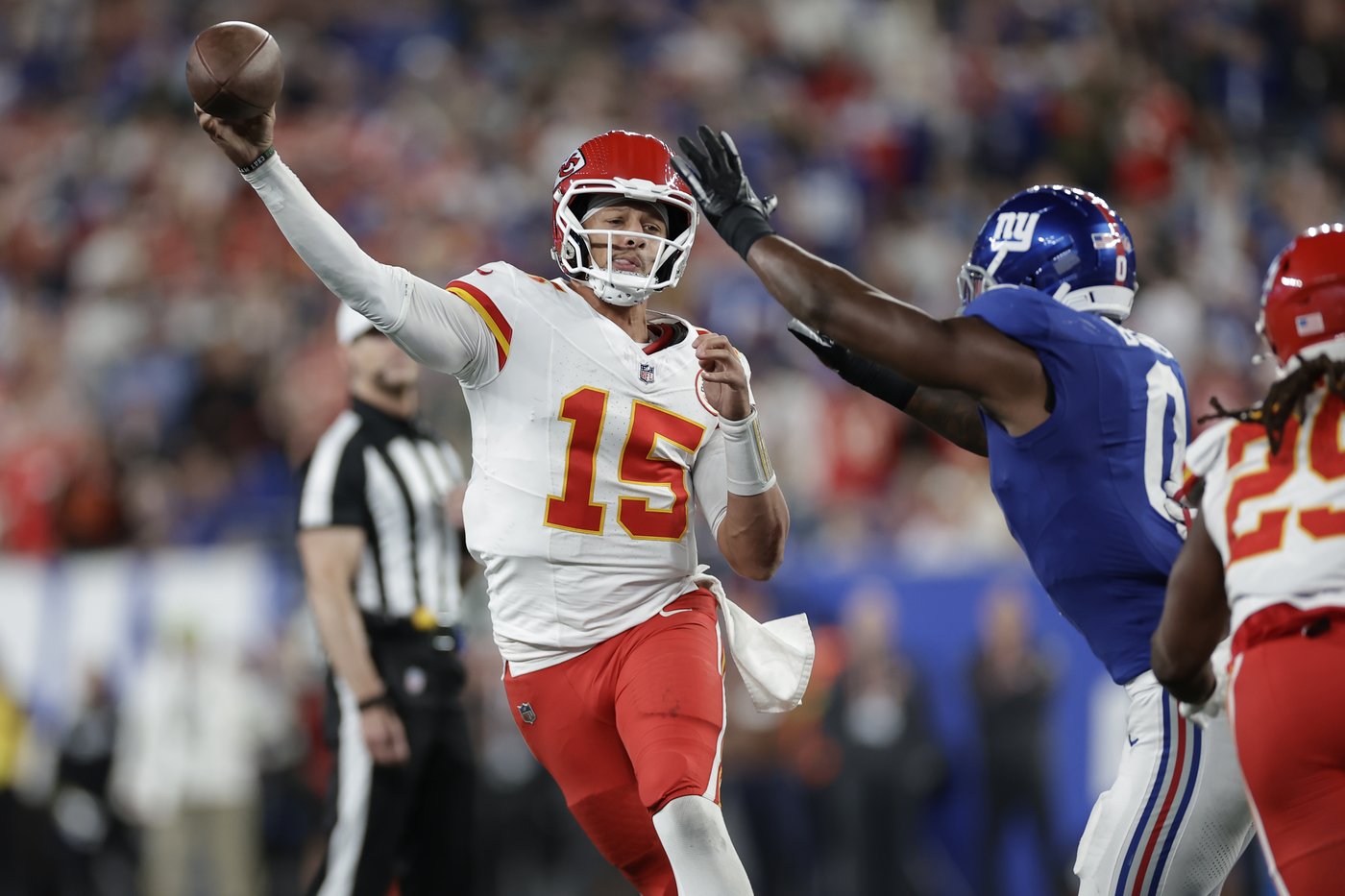 Patrick Mahomes and the Chiefs beat the Giants 22-9 for their first win this season | iNFOnews.ca