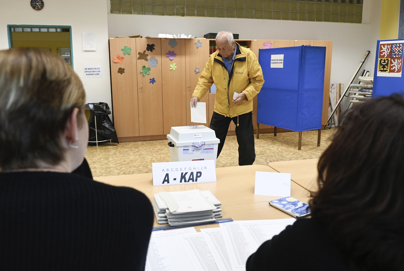 Main Czech opposition party wins most seats in election for a third of Senate | iNFOnews.ca Main Czech opposition party wins most seats in election for a third of Senate | iNFOnews.ca