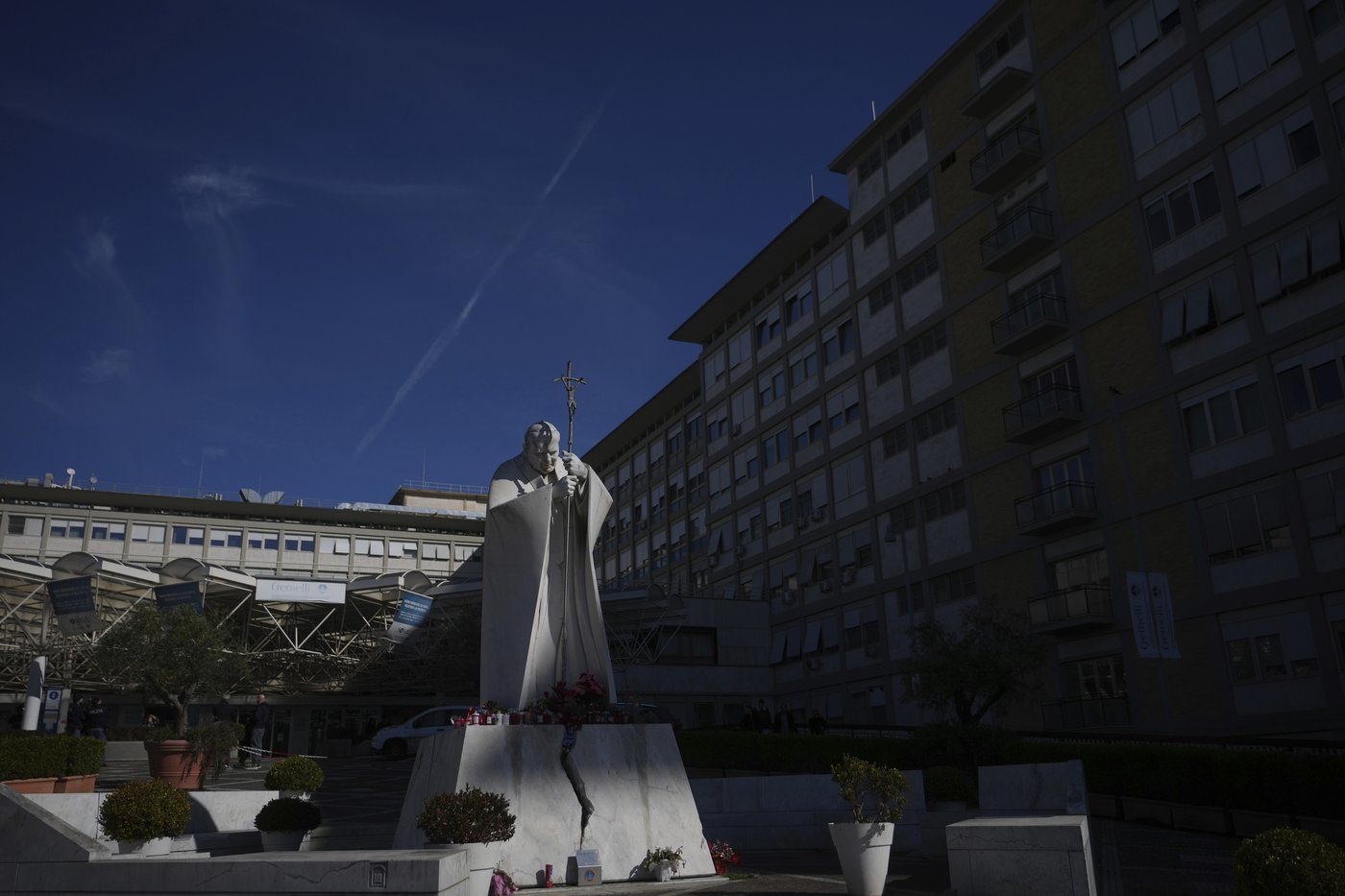 Pope is stable, followed Mass on television as he recovers from respiratory infection, Vatican says | iNFOnews.ca
