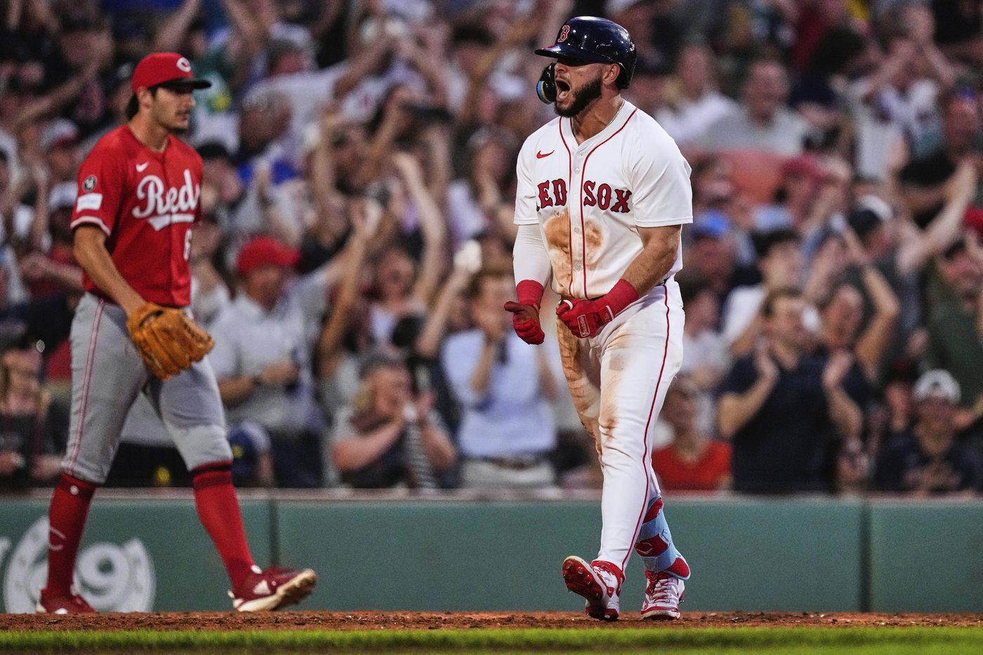 Abreu hits grand slam and inside-the-park homer and lifts the Red Sox over the Reds 13-6 | iNFOnews.ca Abreu hits grand slam and inside-the-park homer and lifts the Red Sox over the Reds 13-6 | iNFOnews.ca