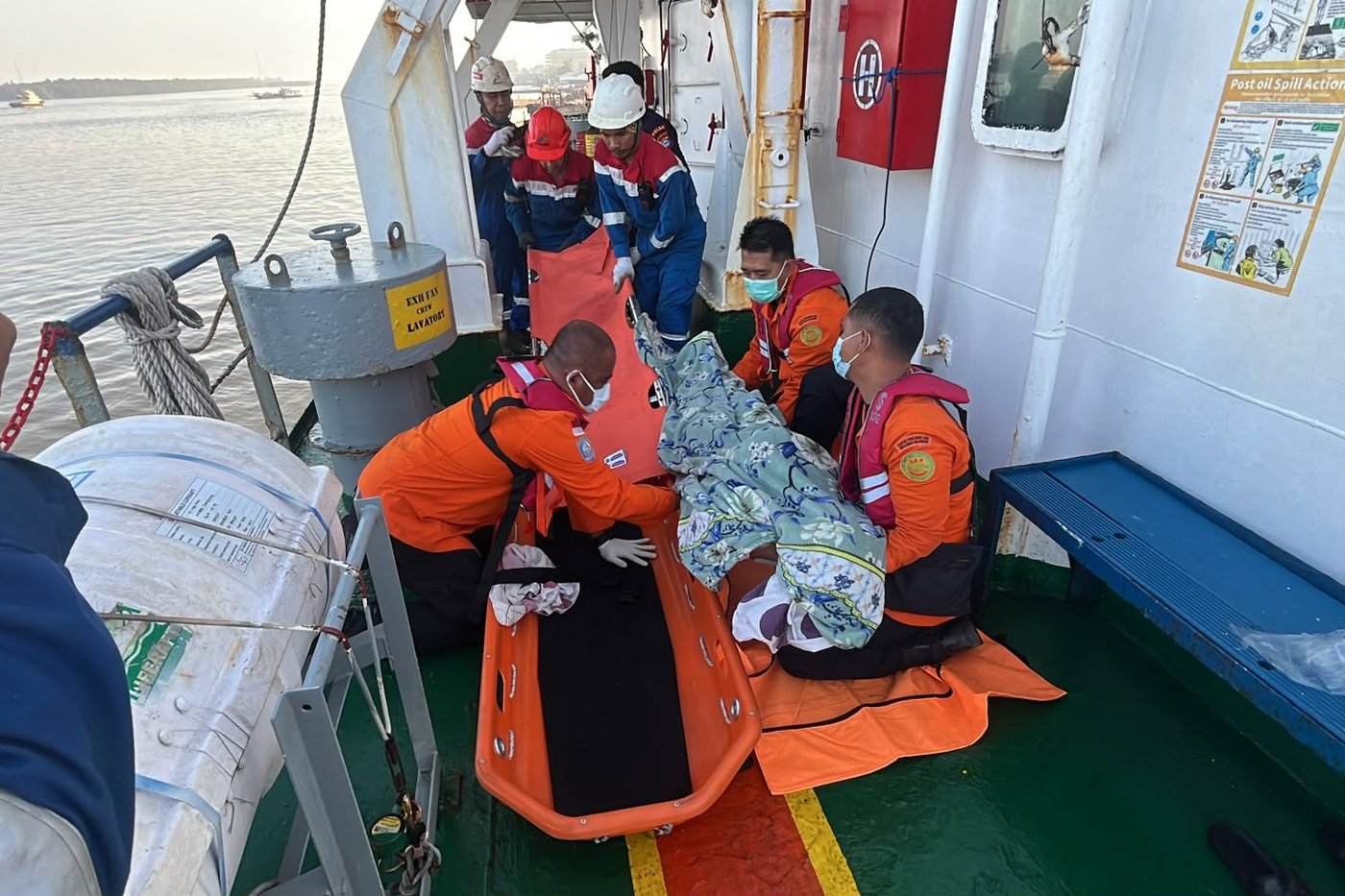 Indonesia intensifies search effort for 129 people missing after ferry capsized in Java Sea | iNwheels Indonesia intensifies search effort for 129 people missing after ferry capsized in Java Sea | iNwheels