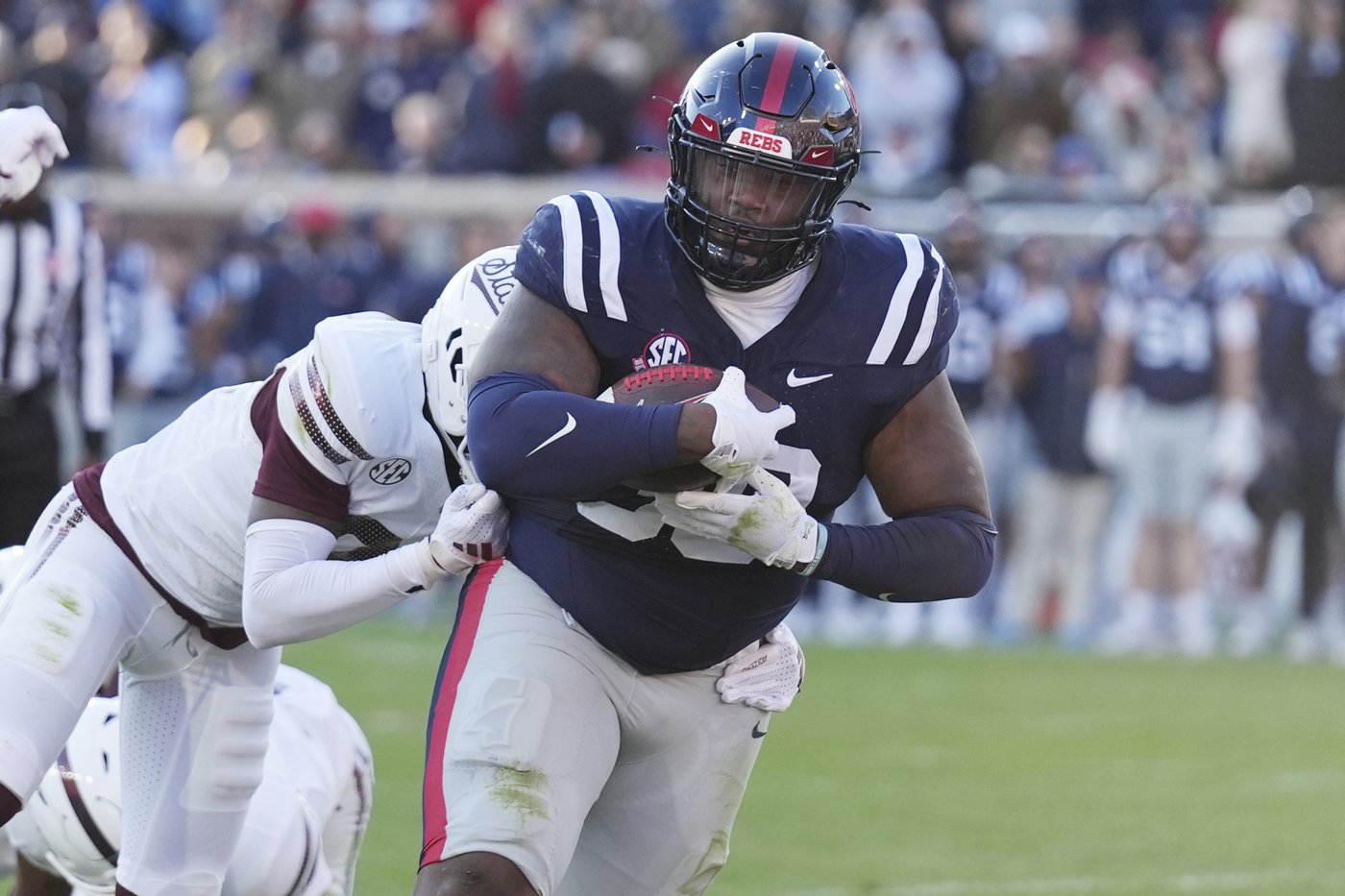 No. 15 Ole Miss beats Mississippi St. 26-14 to win Egg Bowl and keep slim CFP hope alive | iNFOnews.ca No. 15 Ole Miss beats Mississippi St. 26-14 to win Egg Bowl and keep slim CFP hope alive | iNFOnews.ca