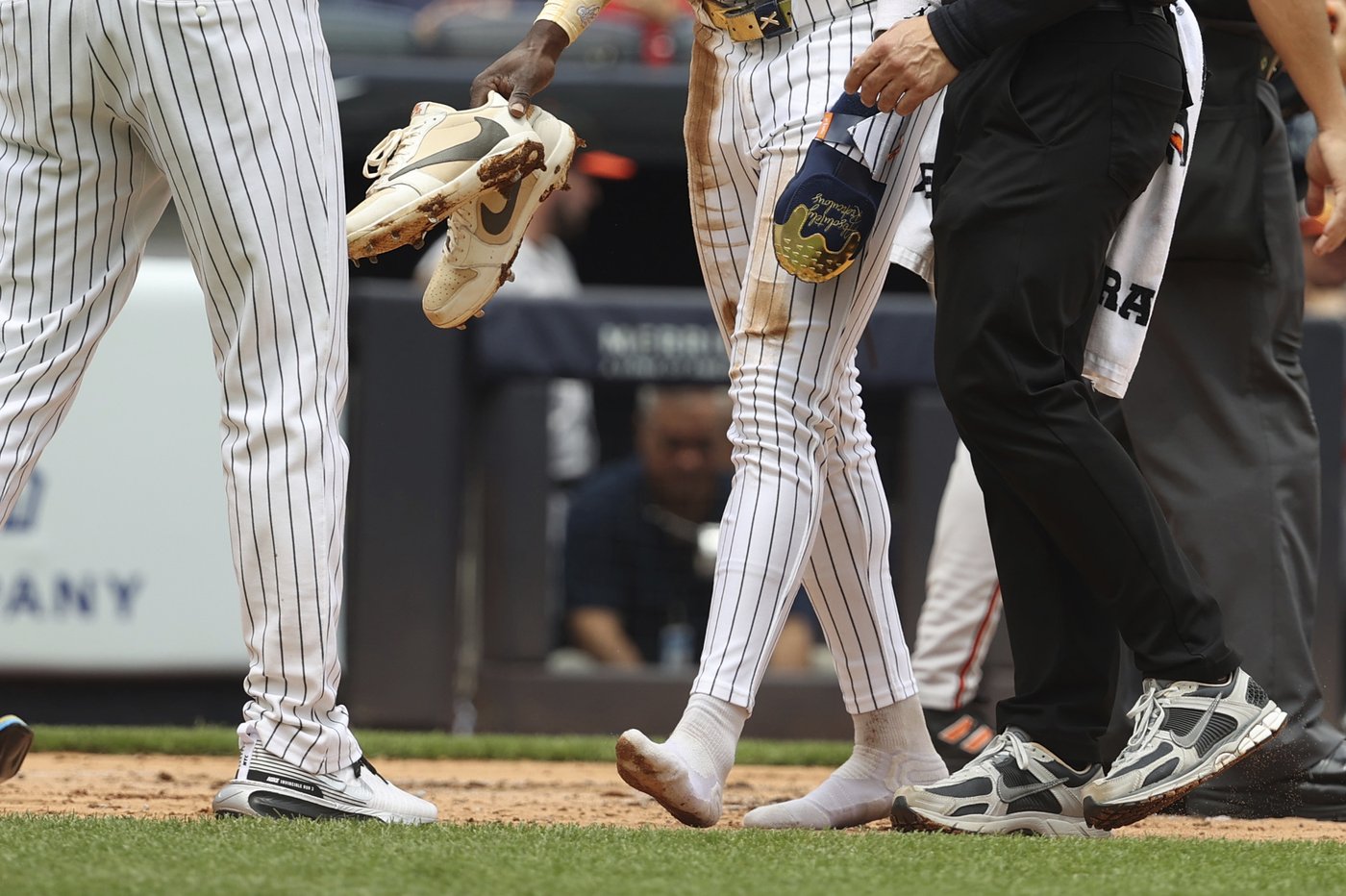 Shoeless Jazz Chisholm Jr. crosses plate for Yankees, a century after Shoeless Joe Jackson | iNFOnews.ca