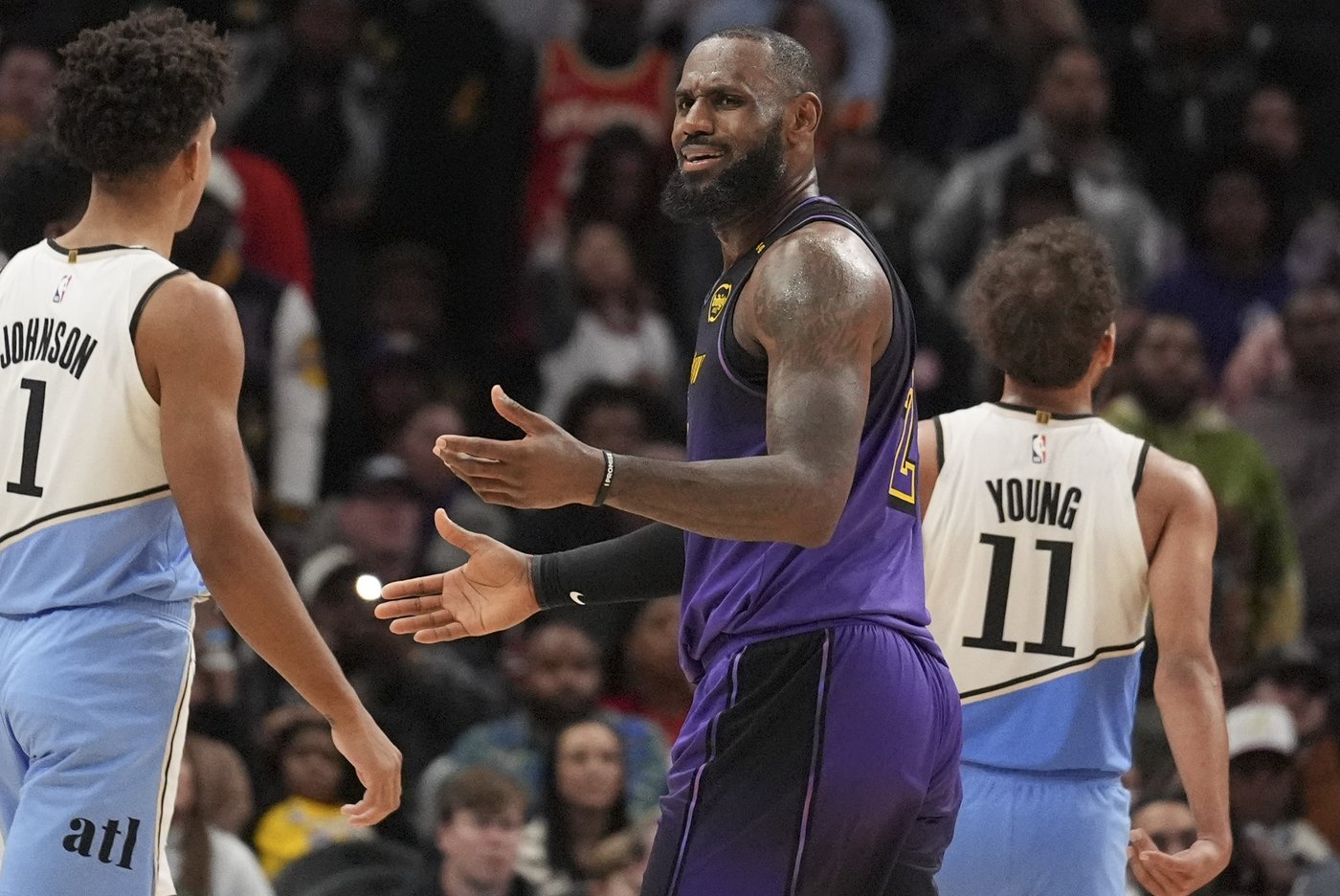 Young hits 3-point in overtime to give Hawks 6 straight wins, 134-132 over Lakers | iNFOnews.ca Young hits 3-point in overtime to give Hawks 6 straight wins, 134-132 over Lakers | iNFOnews.ca