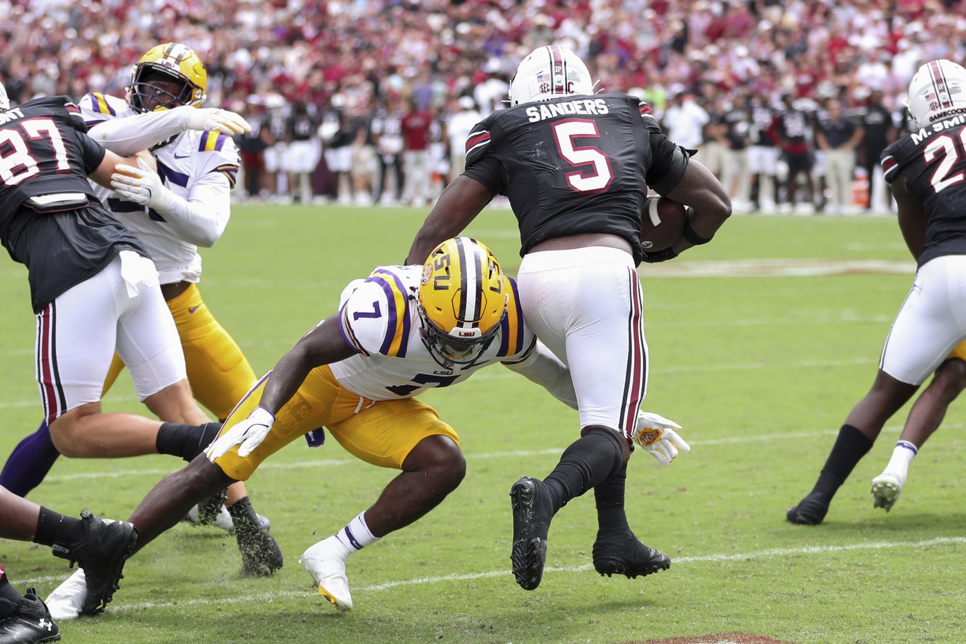 LSU linebacker Harold Perkins Jr.'s season is ended by knee injury, coach confirms | iNFOnews.ca LSU linebacker Harold Perkins Jr.'s season is ended by knee injury, coach confirms | iNFOnews.ca