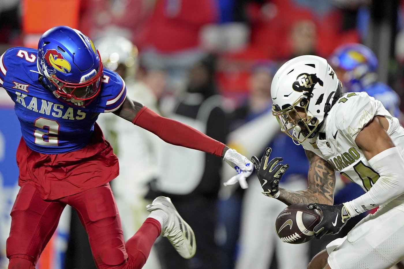 Devin Neal scores 4 times, Kansas beats No. 16 Colorado 37-21 as Buffs' Big 12 title hopes take hit | iNFOnews.ca
