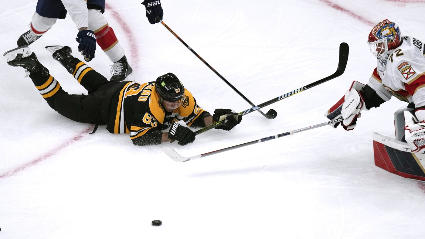 Reinhart and Lundell each score twice and Panthers beat Bruins 4-3 | iNFOnews.ca Reinhart and Lundell each score twice and Panthers beat Bruins 4-3 | iNFOnews.ca