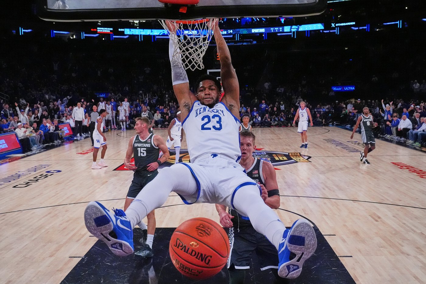 No. 17 Michigan State drains 11 3-pointers in 83-66 win over No. 12 Kentucky | iNFOnews.ca No. 17 Michigan State drains 11 3-pointers in 83-66 win over No. 12 Kentucky | iNFOnews.ca