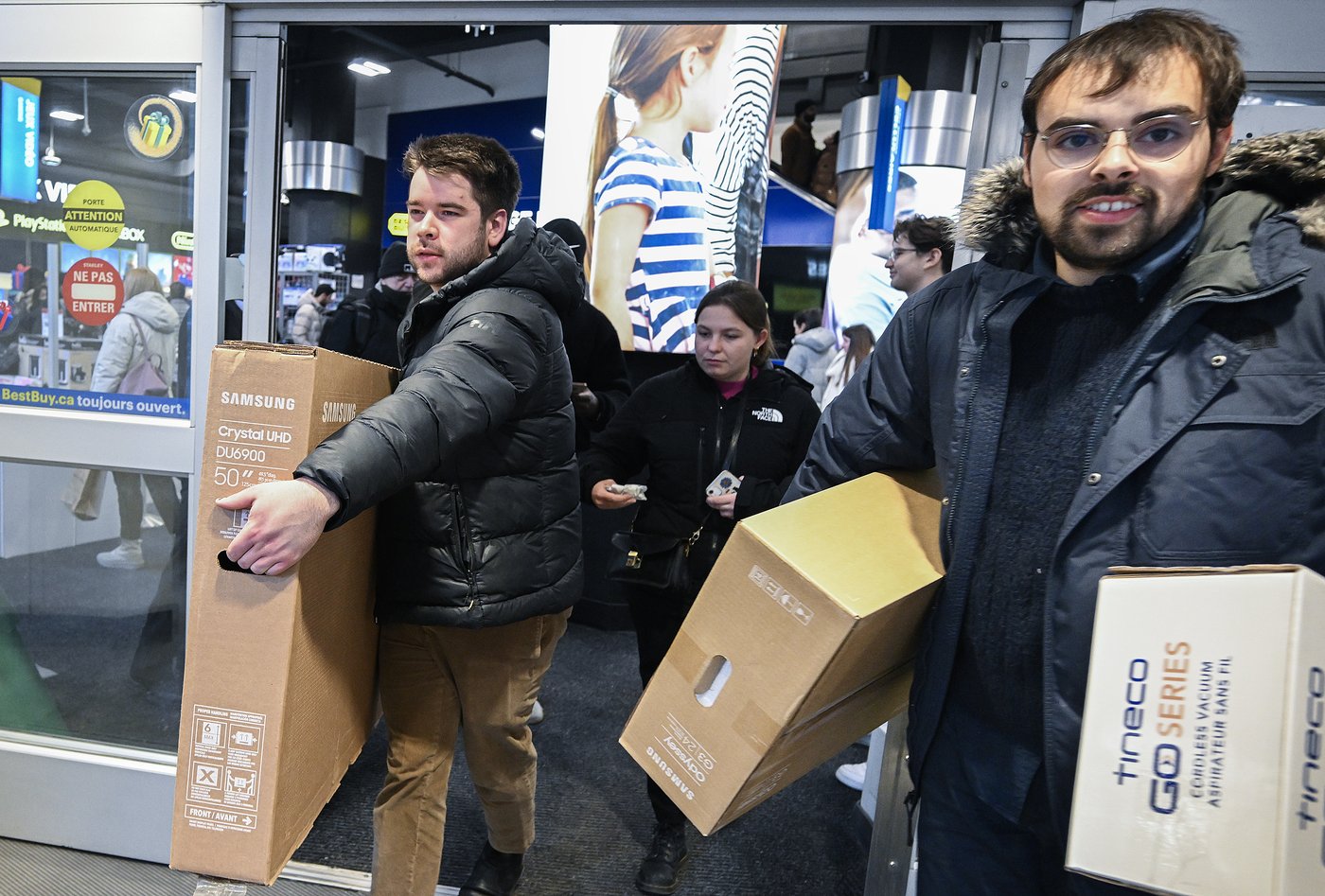 Boxing Day shoppers take advantage of tax holiday amid cost of living crisis | iNFOnews.ca Boxing Day shoppers take advantage of tax holiday amid cost of living crisis | iNFOnews.ca