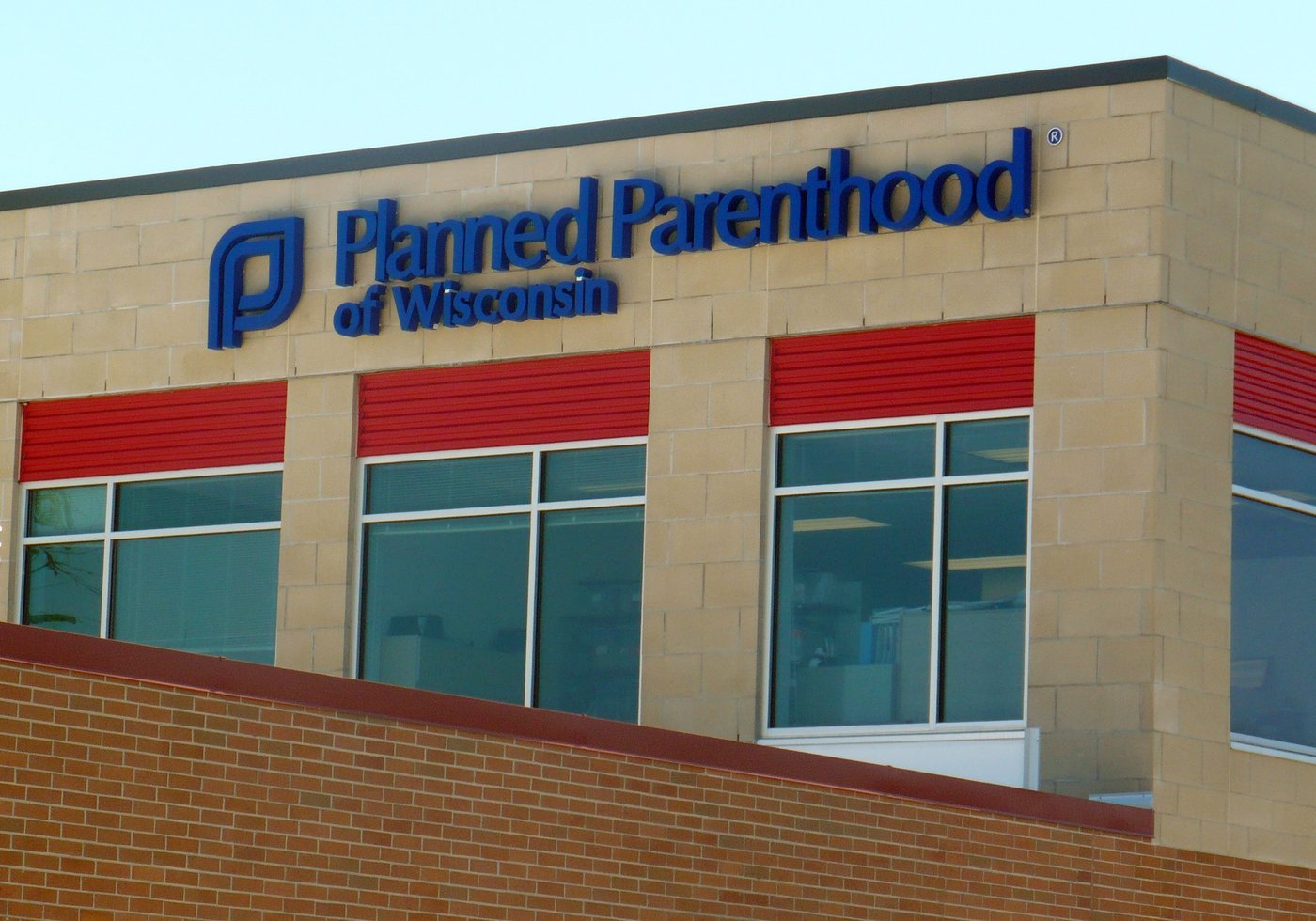 Wisconsin Planned Parenthood pauses abortions amid federal Medicaid funding cut | iNFOnews.ca