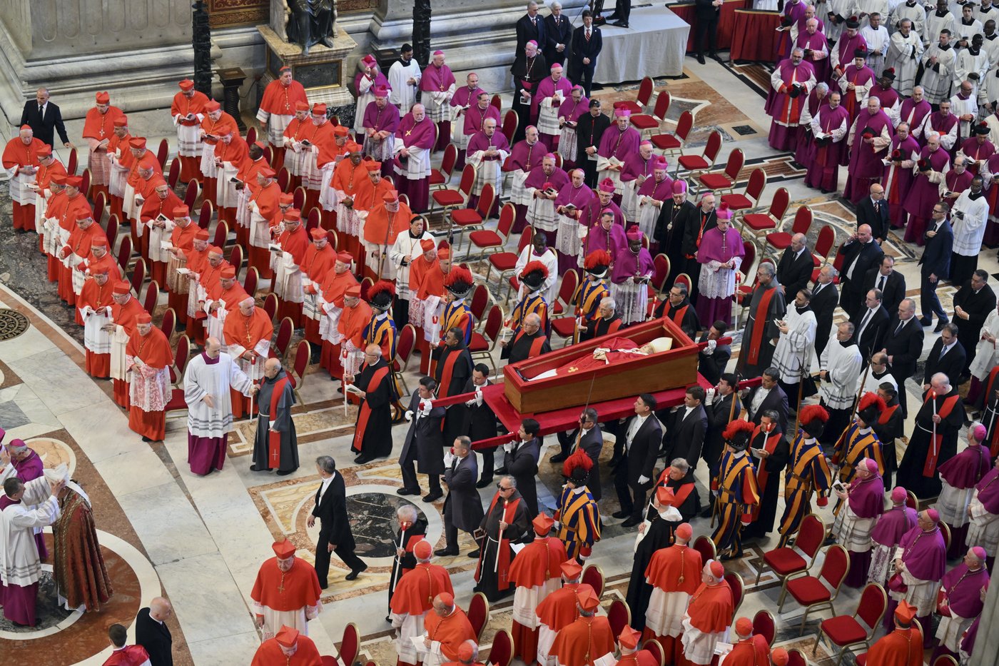 PHOTO COLLECTION: Vatican Pope Procession | iNFOnews.ca PHOTO COLLECTION: Vatican Pope Procession | iNFOnews.ca