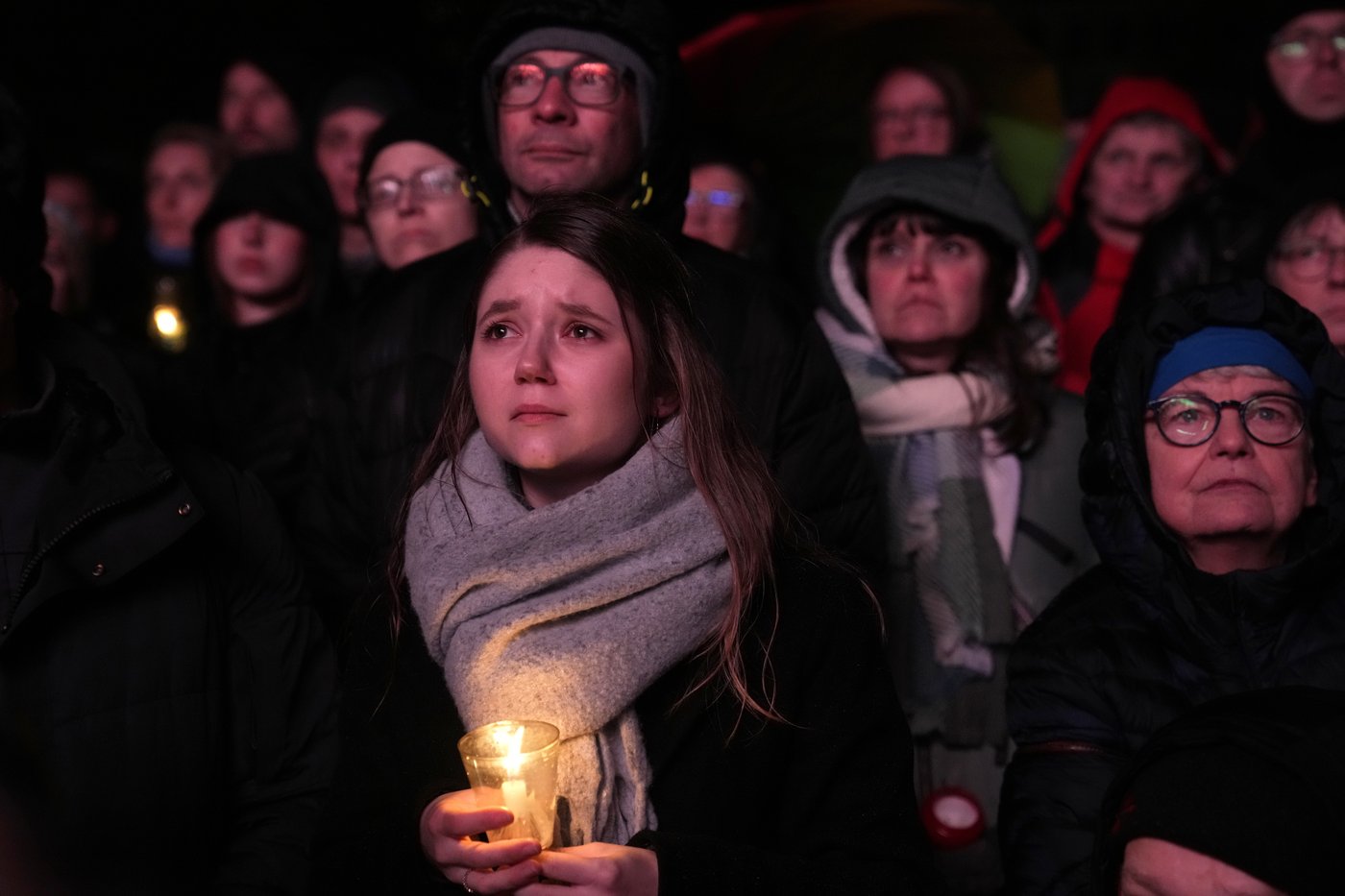 Germans mourn the 5 killed and 200 injured in the apparent attack on a Christmas market | iNFOnews.ca Germans mourn the 5 killed and 200 injured in the apparent attack on a Christmas market | iNFOnews.ca