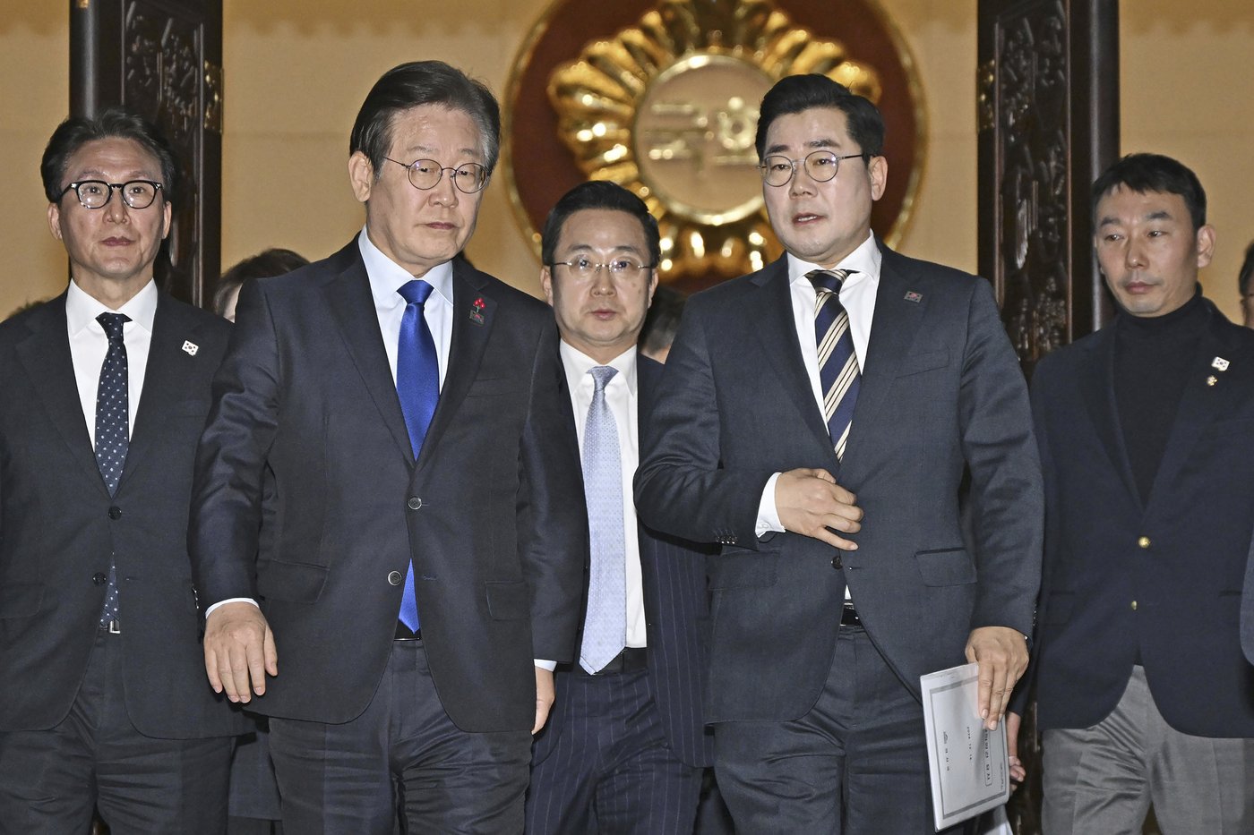 South Korea’s parliament votes to impeach President Yoon Suk Yeol over his martial law order | iNFOnews.ca South Korea’s parliament votes to impeach President Yoon Suk Yeol over his martial law order | iNFOnews.ca