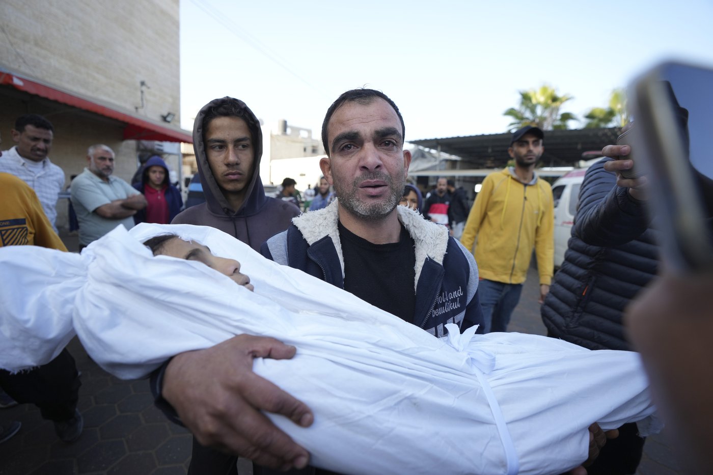Middle East latest: Israeli strikes kill 11 as Lebanon cease-fire efforts appear to gain steam | iNFOnews.ca Middle East latest: Israeli strikes kill 11 as Lebanon cease-fire efforts appear to gain steam | iNFOnews.ca