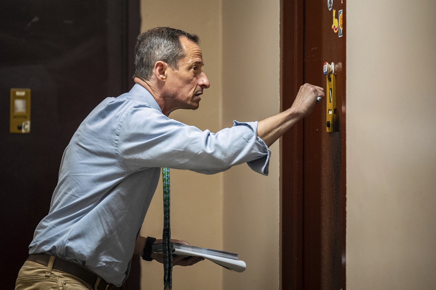 Who's that knocking at your door? It's Anthony Weiner on a comeback tour | iNFOnews.ca