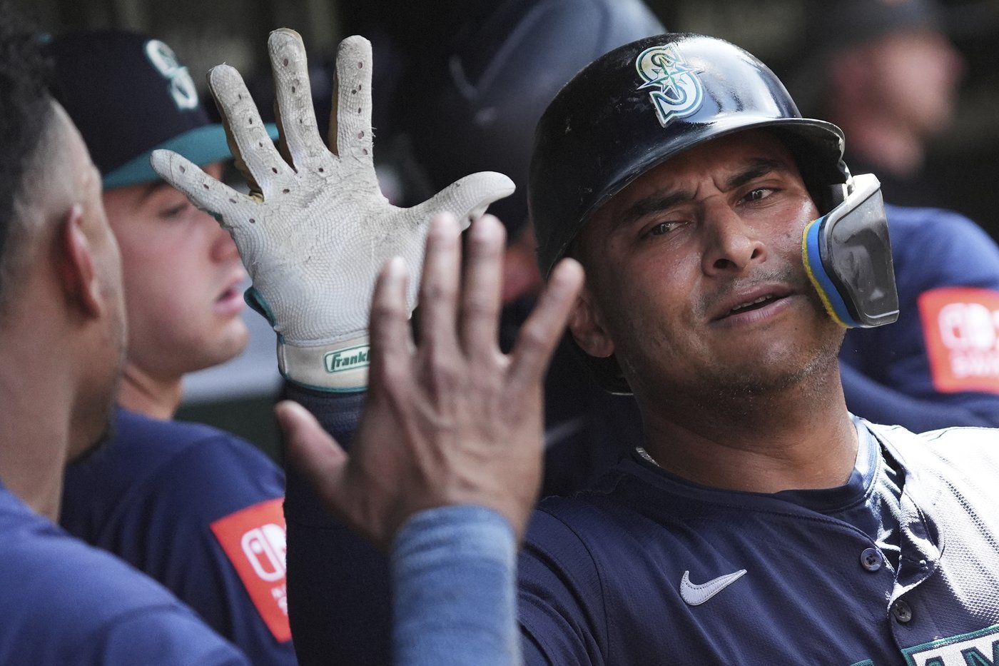 Donovan Solano hits 2 homers as the Seattle Mariners beat the Chicago Cubs 14-6 | iNFOnews.ca Donovan Solano hits 2 homers as the Seattle Mariners beat the Chicago Cubs 14-6 | iNFOnews.ca