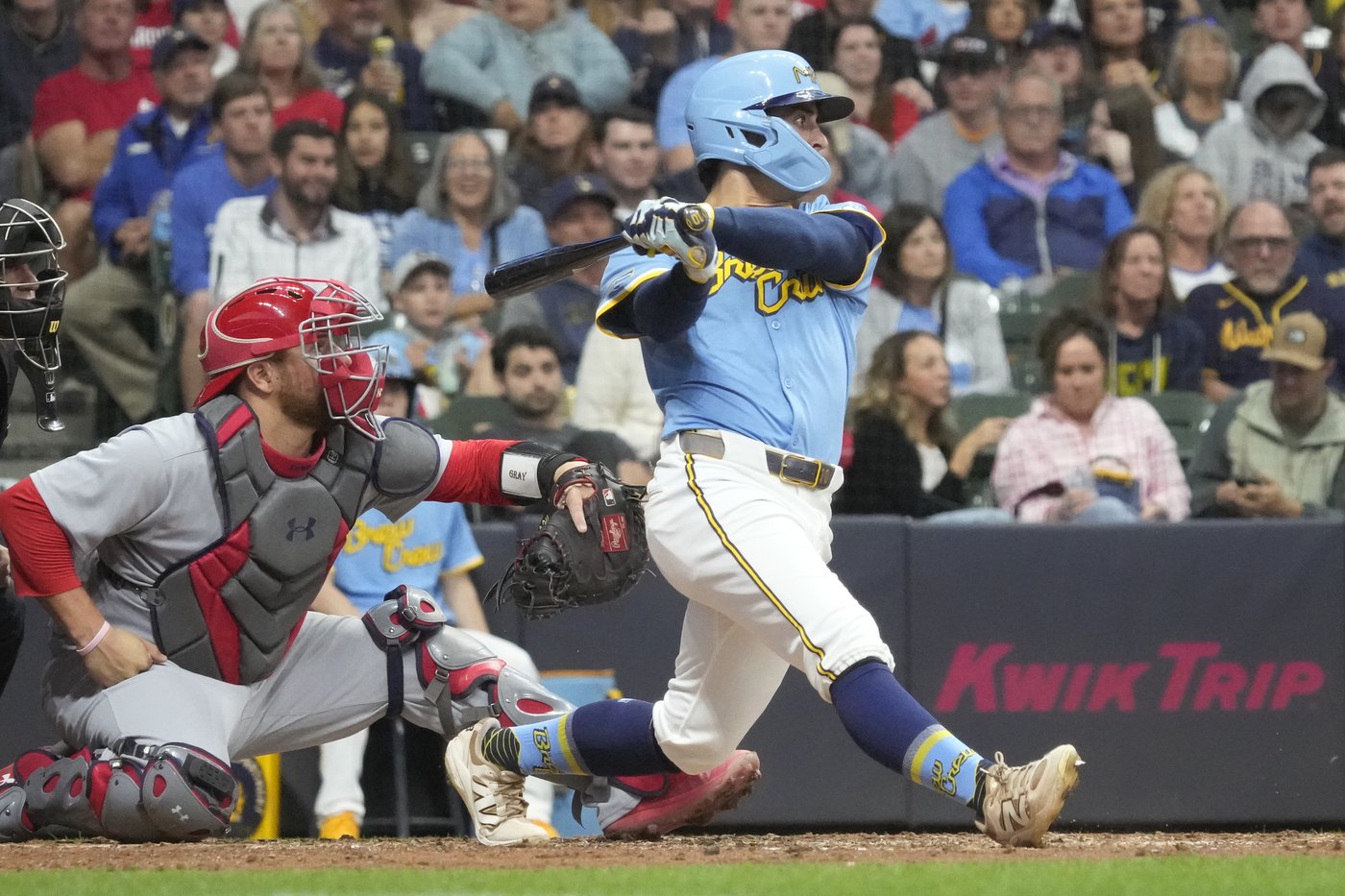 Misiorowski dominates before departing MLB debut with leg cramps as Brewers blank Cardinals 6-0 | iNFOnews.ca Misiorowski dominates before departing MLB debut with leg cramps as Brewers blank Cardinals 6-0 | iNFOnews.ca