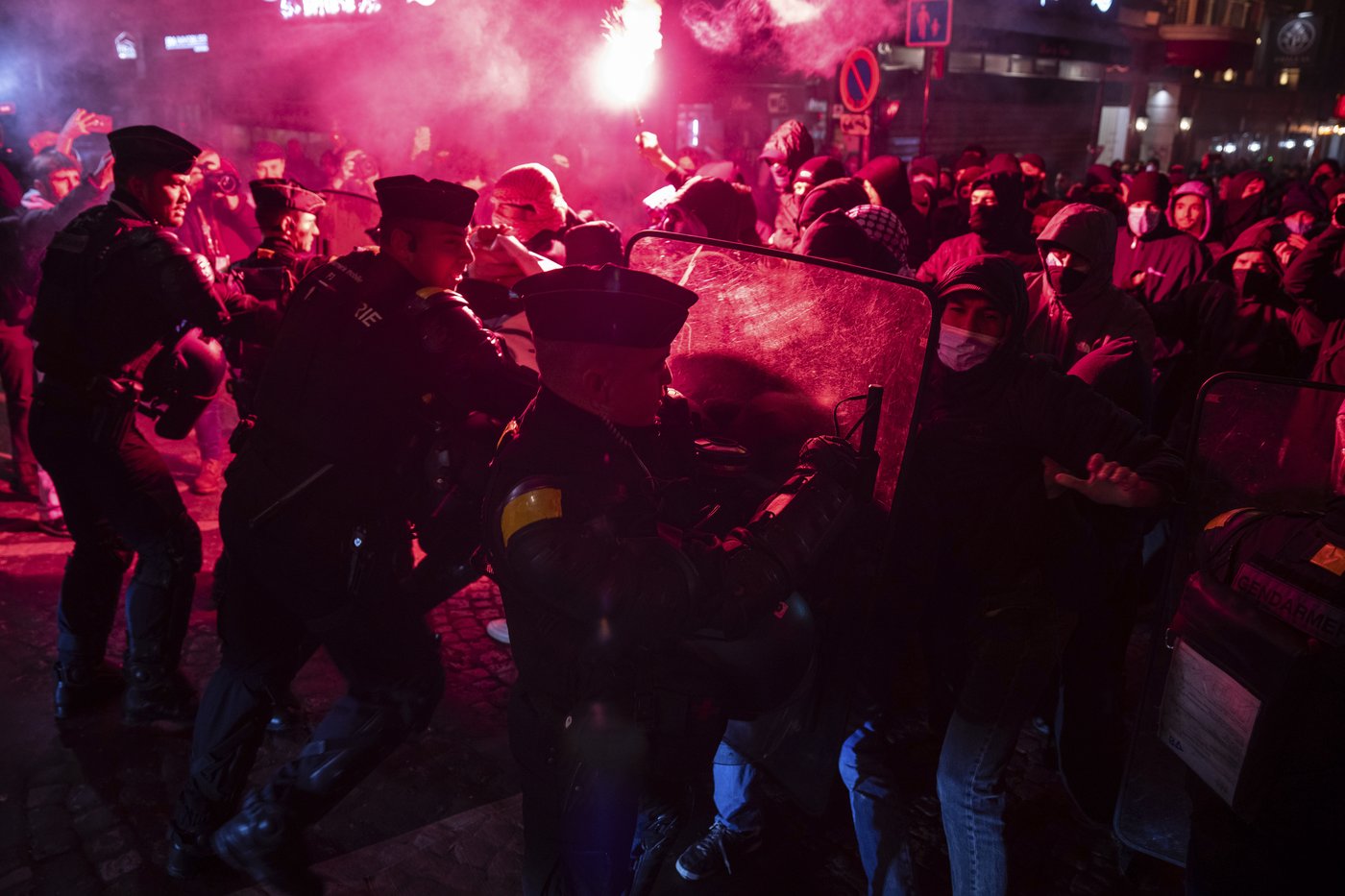 Protests erupt in Paris over pro-Israel gala organized by far-right figures | iNFOnews.ca