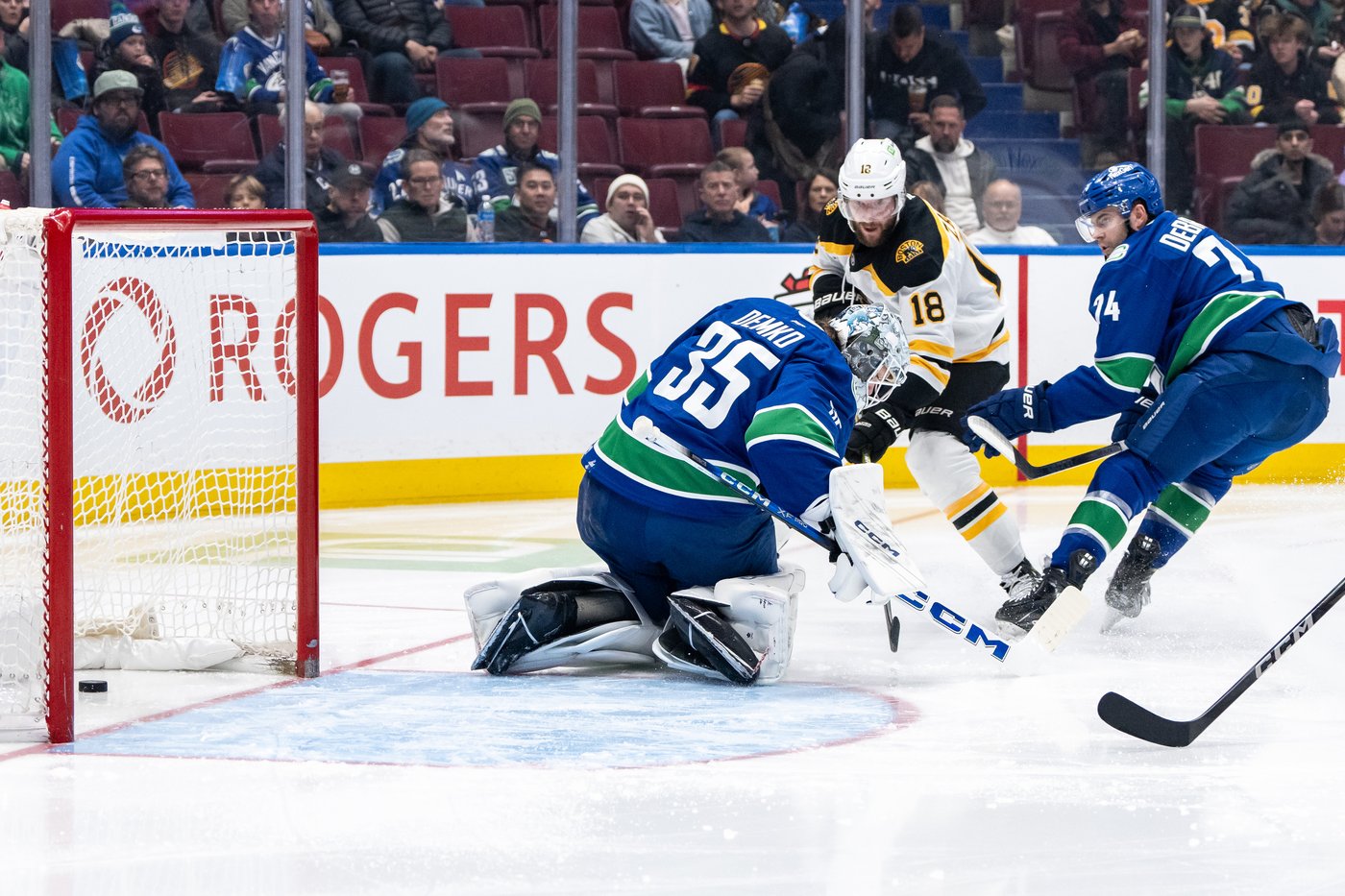 Pastrnak puts up four points, Boston Bruins thump Vancouver Canucks 5-1 | iNFOnews.ca Pastrnak puts up four points, Boston Bruins thump Vancouver Canucks 5-1 | iNFOnews.ca