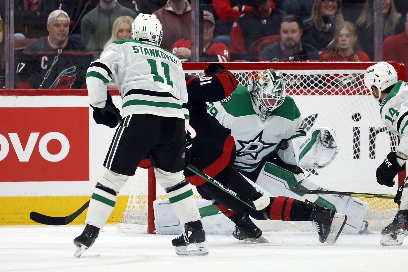 Hurricanes rally with 5-goal third period, beating the Stars 6-4 | iNFOnews.ca Hurricanes rally with 5-goal third period, beating the Stars 6-4 | iNFOnews.ca