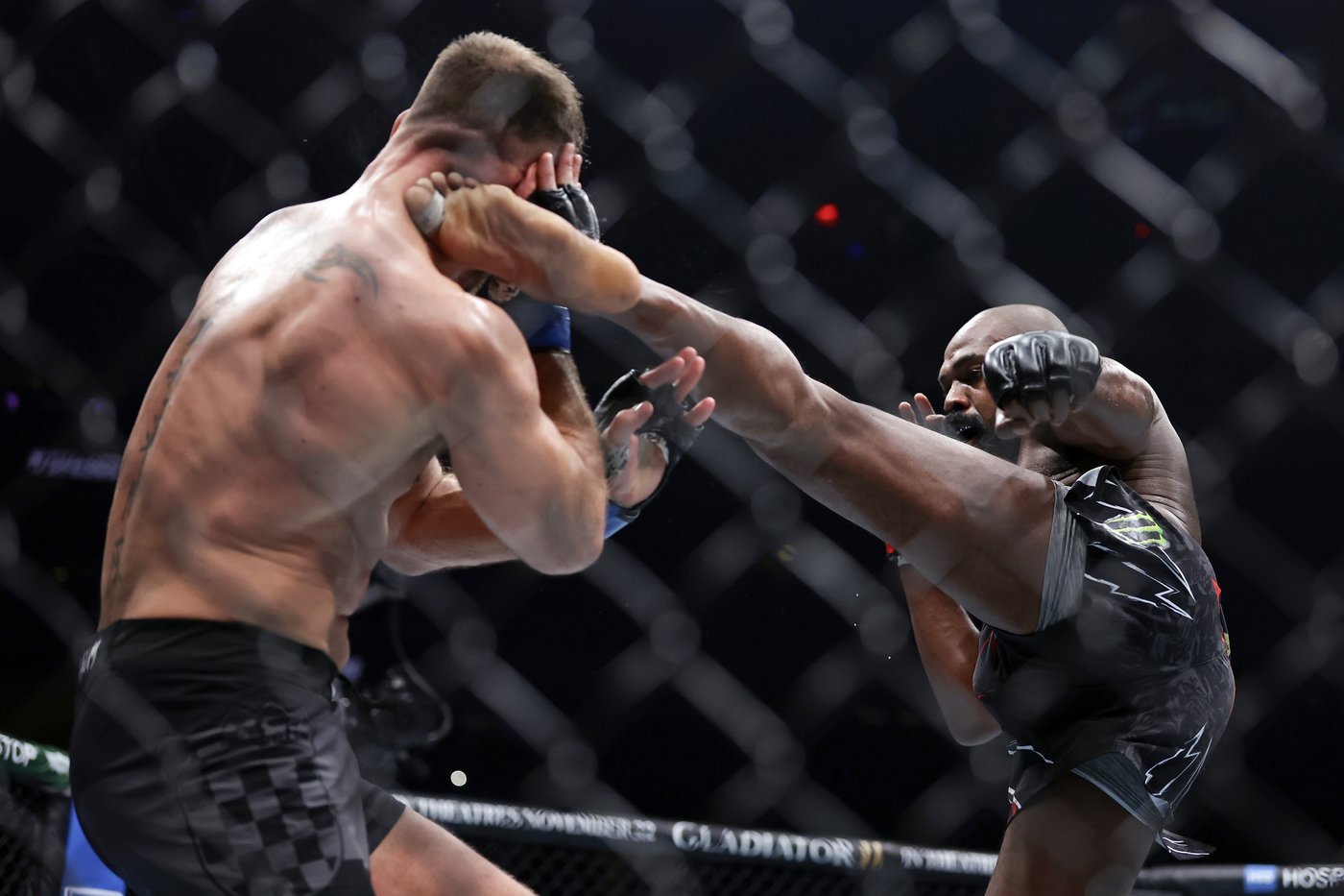 Jon Jones sends Stipe Miocic into retirement with decisive UFC heavyweight win in front of Trump | iNFOnews.ca Jon Jones sends Stipe Miocic into retirement with decisive UFC heavyweight win in front of Trump | iNFOnews.ca
