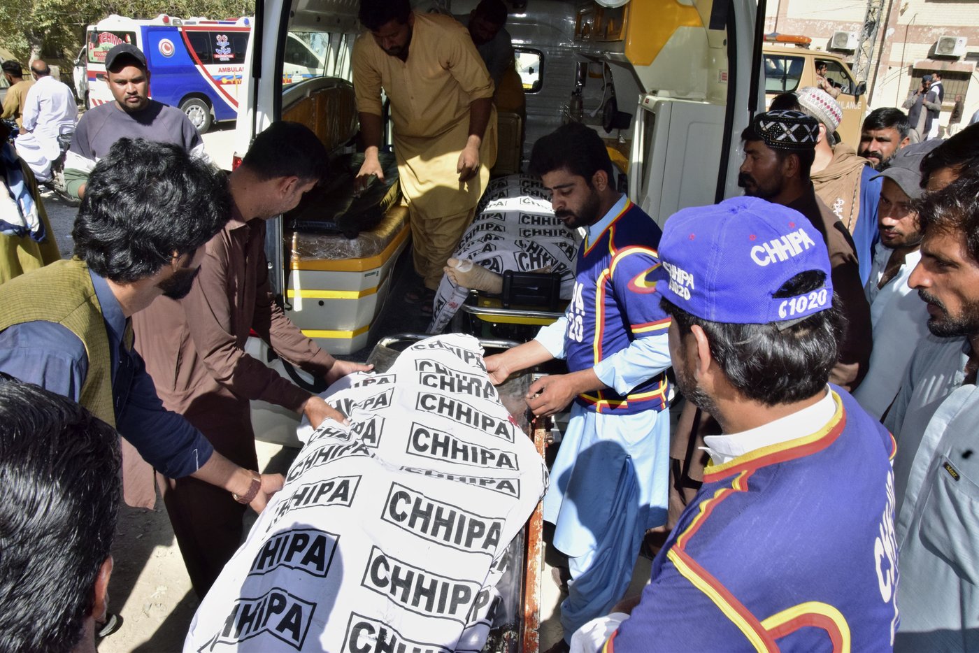 A powerful suicide bombing at a rail station in southwestern Pakistan kills at least 26 | iNFOnews.ca A powerful suicide bombing at a rail station in southwestern Pakistan kills at least 26 | iNFOnews.ca