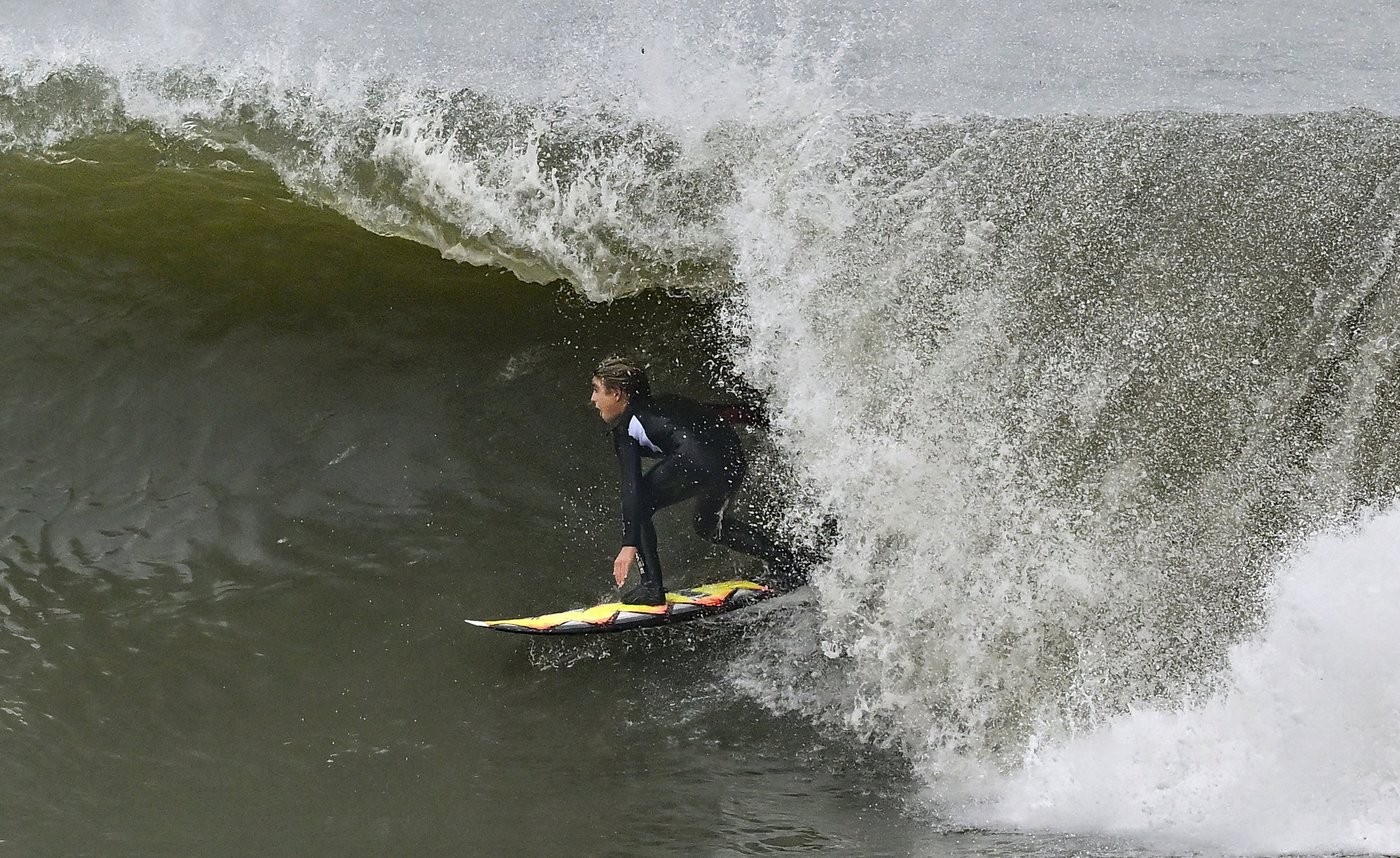 2 rescued after California pier partially collapses due to heavy surf from major Pacific storm | iNFOnews.ca 2 rescued after California pier partially collapses due to heavy surf from major Pacific storm | iNFOnews.ca