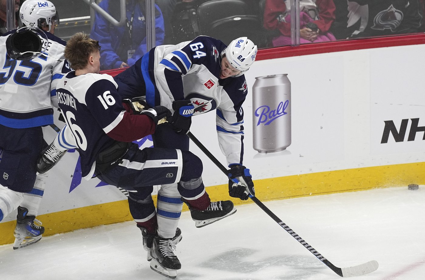 Mittelstadt leads Avalanche past NHL-leading Jets 5-2 | iNFOnews.ca