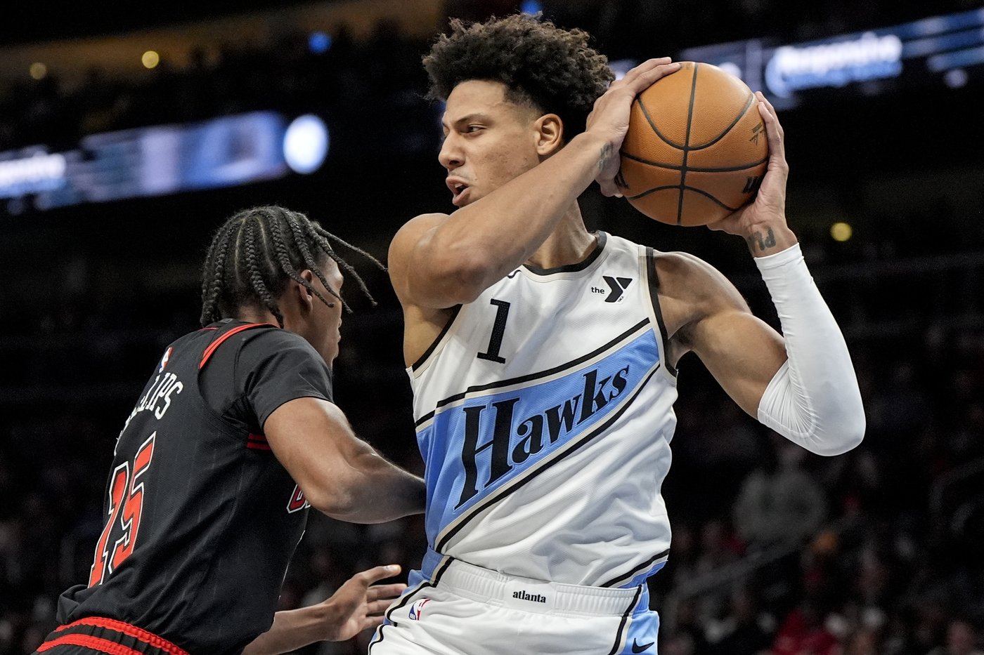 Hawks erase 21-point deficit by scoring 50 in the 4th quarter in a 141-133 win over the Bulls | iNFOnews.ca