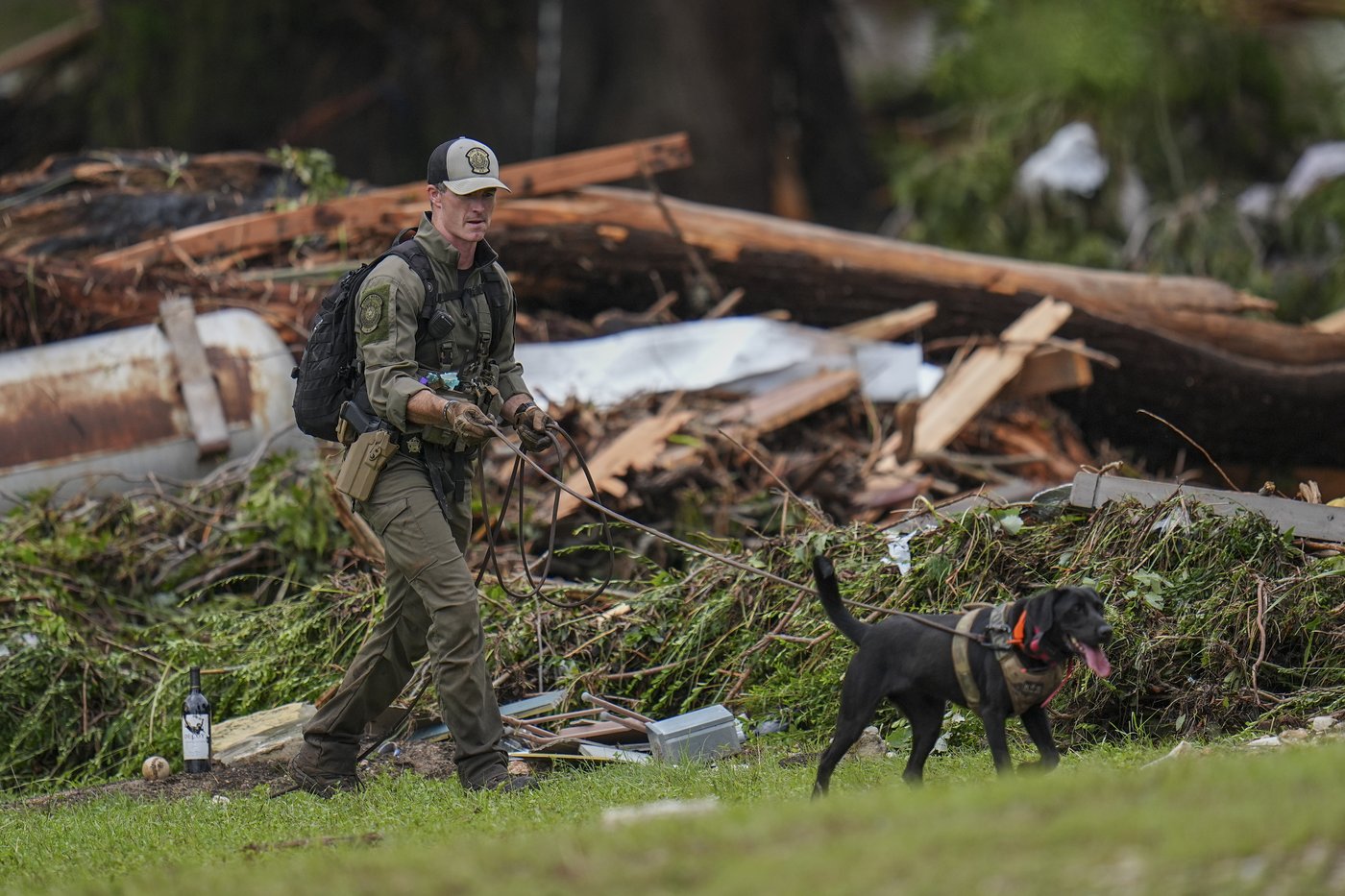PHOTO COLLECTION: Texas floods leave dozens dead and missing as rescuers search devastated landscape | iNFOnews.ca PHOTO COLLECTION: Texas floods leave dozens dead and missing as rescuers search devastated landscape | iNFOnews.ca