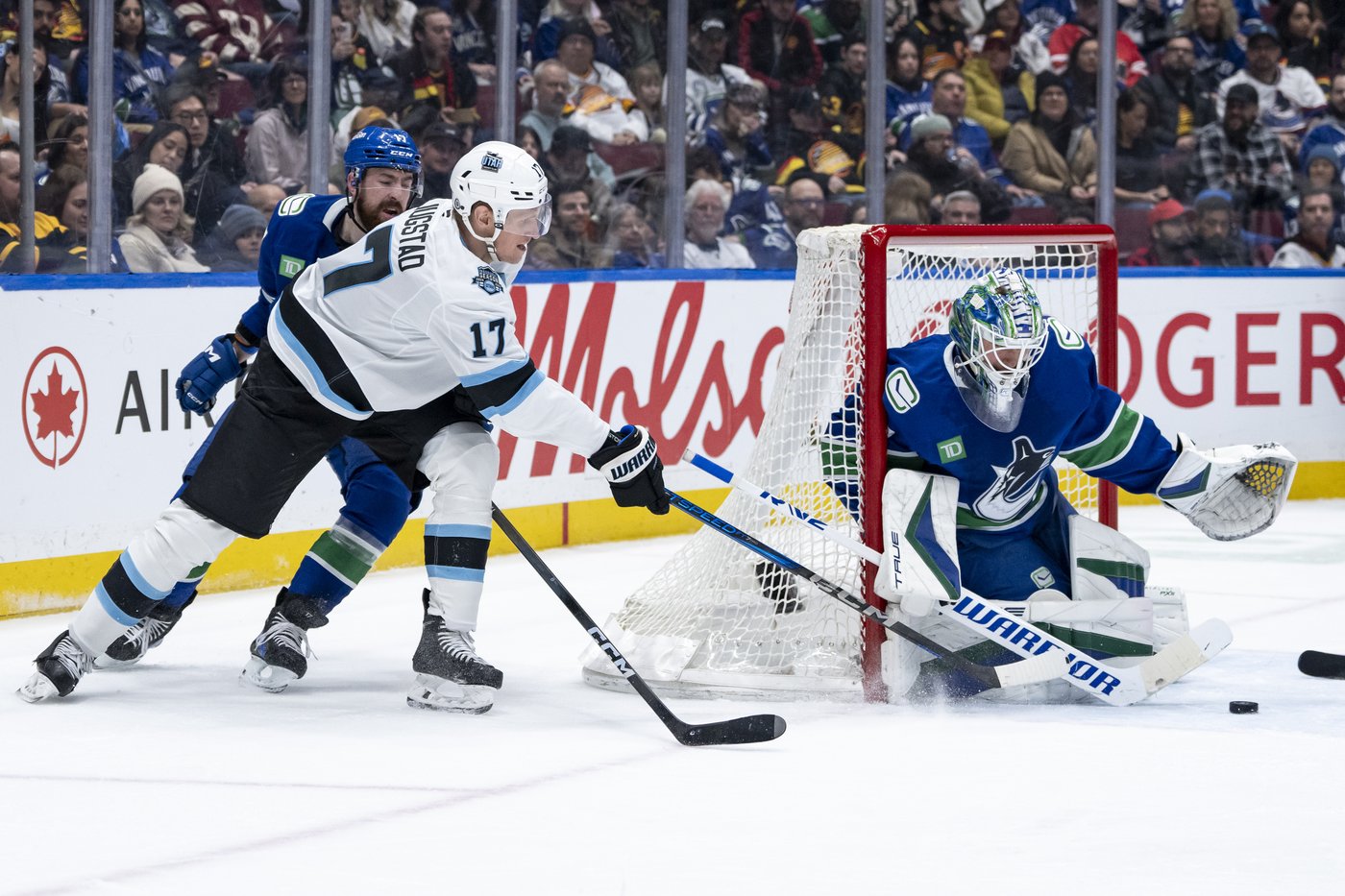 Cooley scores winner as Utah Hockey Club downs Vancouver Canucks 3-1 | iNFOnews.ca