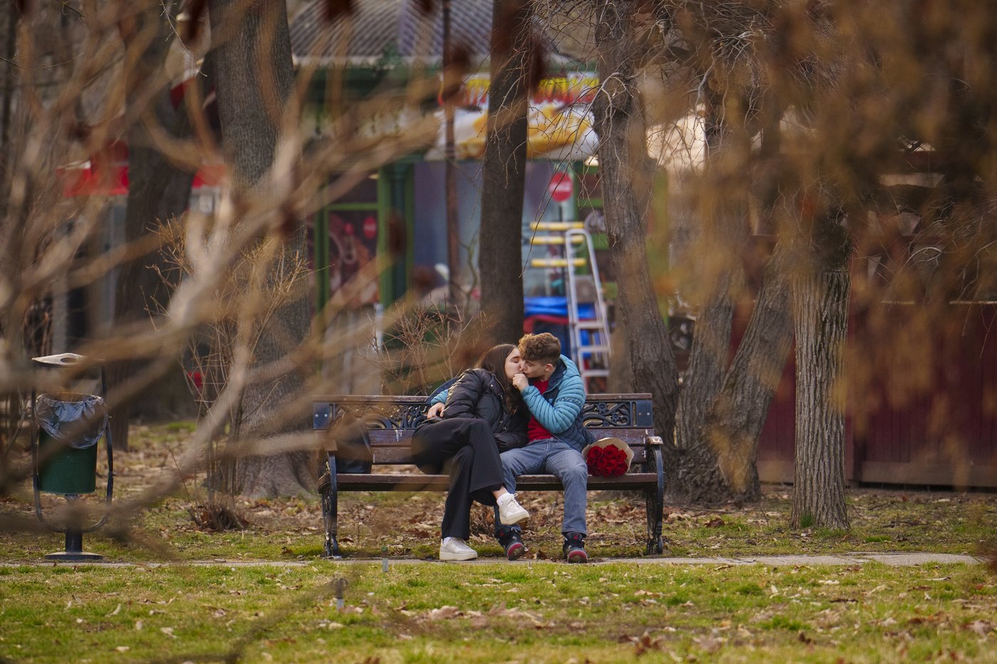 From roses in Vietnam to engraved 'love locks' in Germany, the world celebrates Valentine's Day | iNFOnews.ca