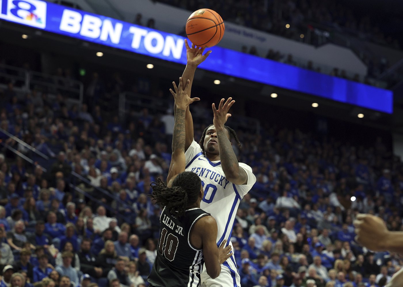 Andrew Carr scores 14, Otega Oweh adds 13 as No. 10 Kentucky handles Brown 88-54 | iNFOnews.ca Andrew Carr scores 14, Otega Oweh adds 13 as No. 10 Kentucky handles Brown 88-54 | iNFOnews.ca