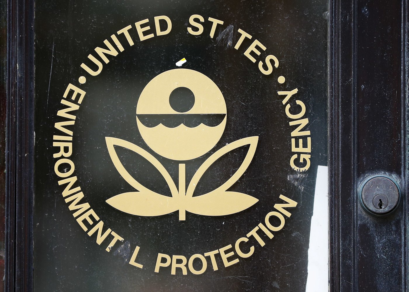 EPA imposes stricter standards to protect children from exposure to lead paint | iNFOnews.ca