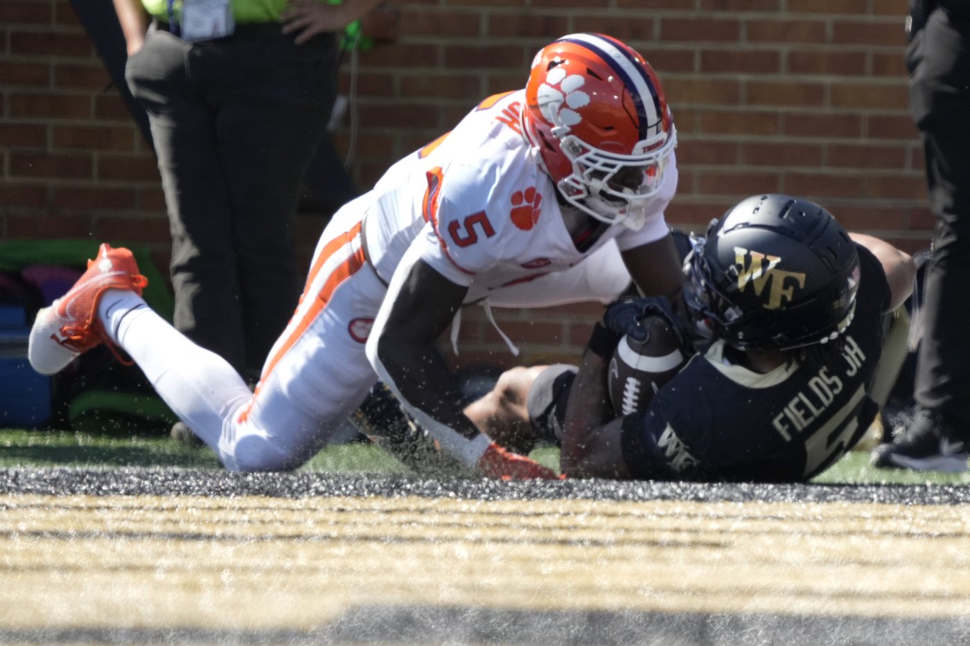 Klubnik and Mafah spark No. 10 Clemson in a blowout win at Wake Forest | iNFOnews.ca Klubnik and Mafah spark No. 10 Clemson in a blowout win at Wake Forest | iNFOnews.ca