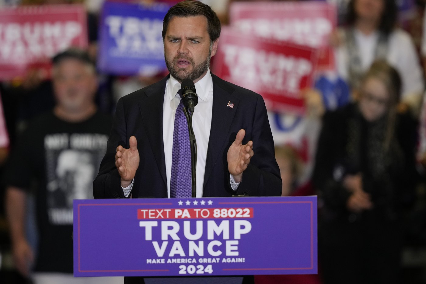 PHOTO COLLECTION: Election 2024 Campaign for President, October 16 | iNFOnews.ca