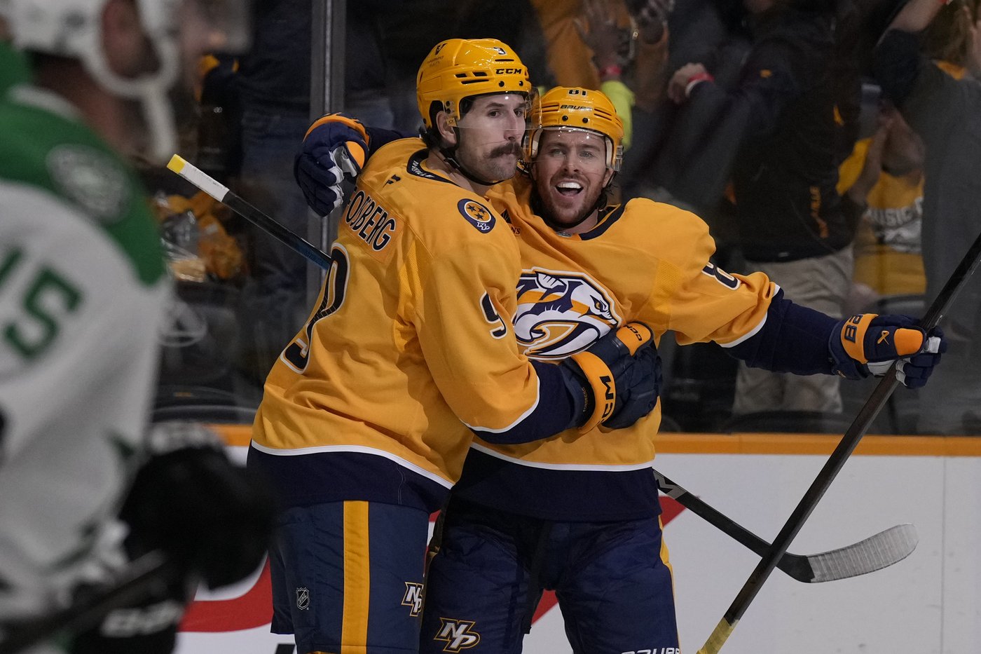 Dallas Stars score 4 goals in 5 shots to take down Predators 4-3 in both teams' season opener | iNFOnews.ca