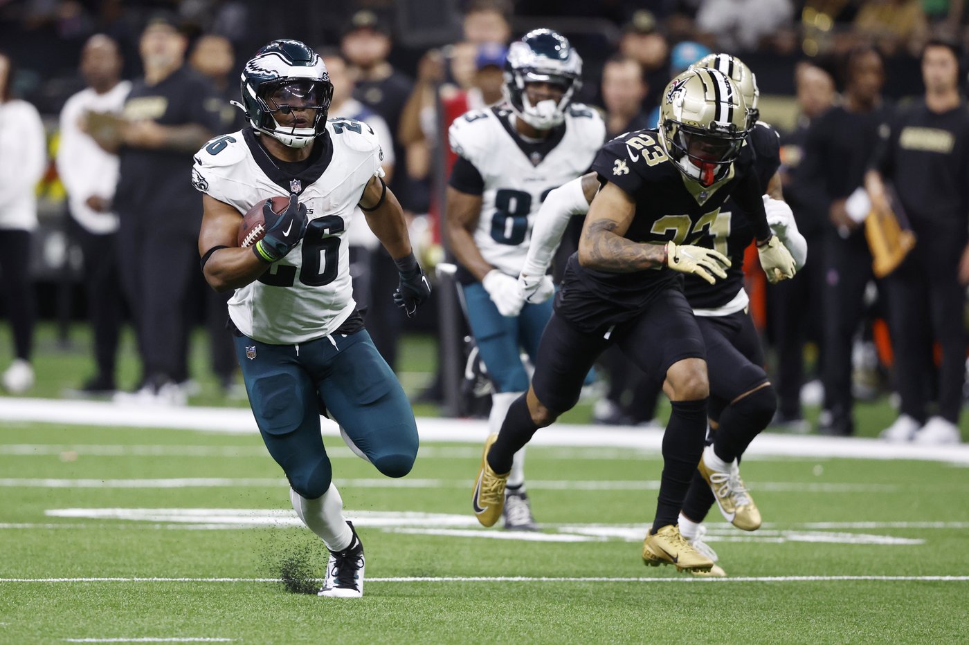 Saquon Barkley's 2 fourth-quarter TDs lift Eagles over Saints in a defensive 15-12 thriller | iNFOnews.ca Saquon Barkley's 2 fourth-quarter TDs lift Eagles over Saints in a defensive 15-12 thriller | iNFOnews.ca
