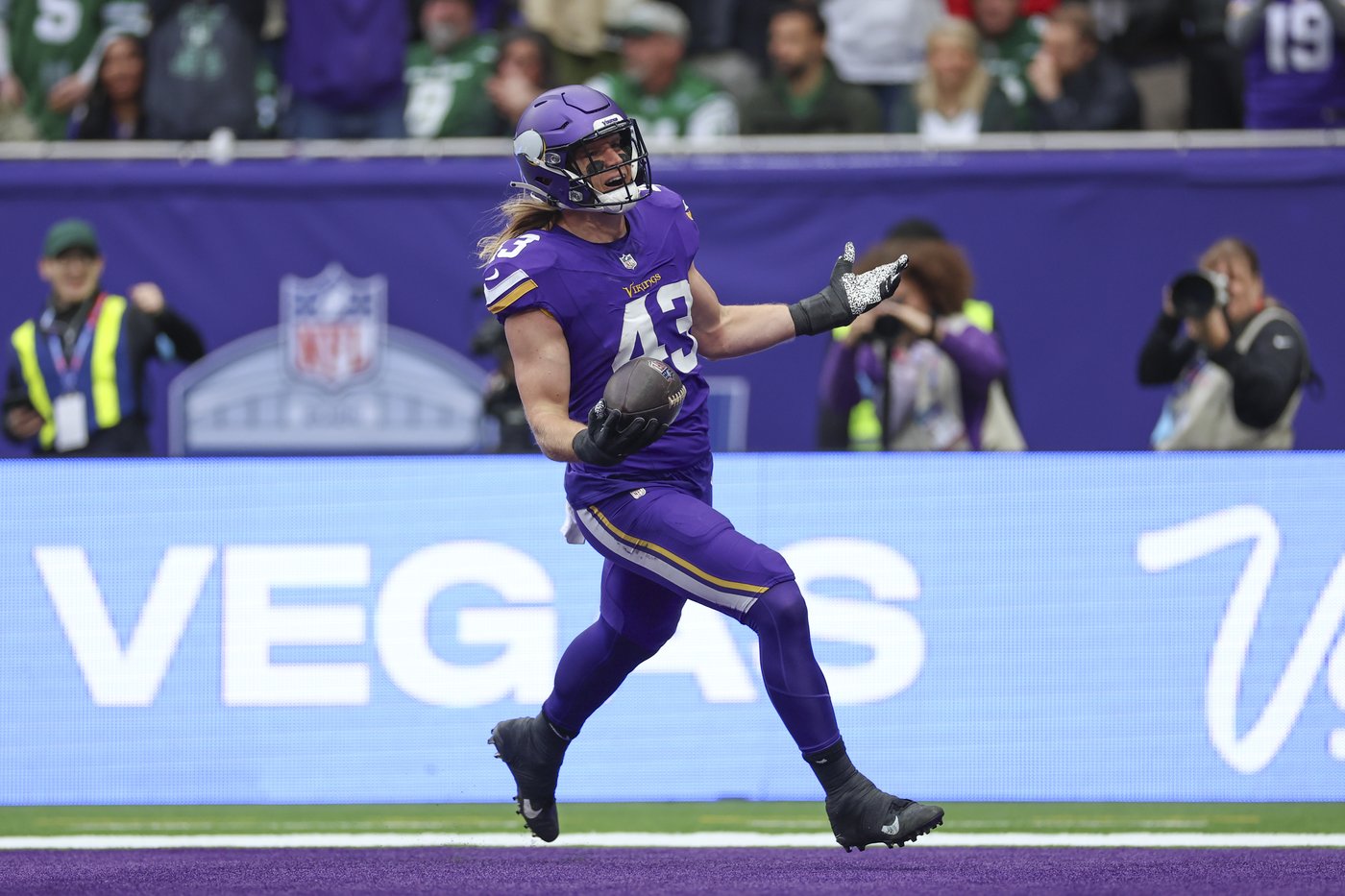 Vikings hold off Rodgers and the Jets for 23-17 win in London to improve to 5-0 | iNFOnews.ca Vikings hold off Rodgers and the Jets for 23-17 win in London to improve to 5-0 | iNFOnews.ca
