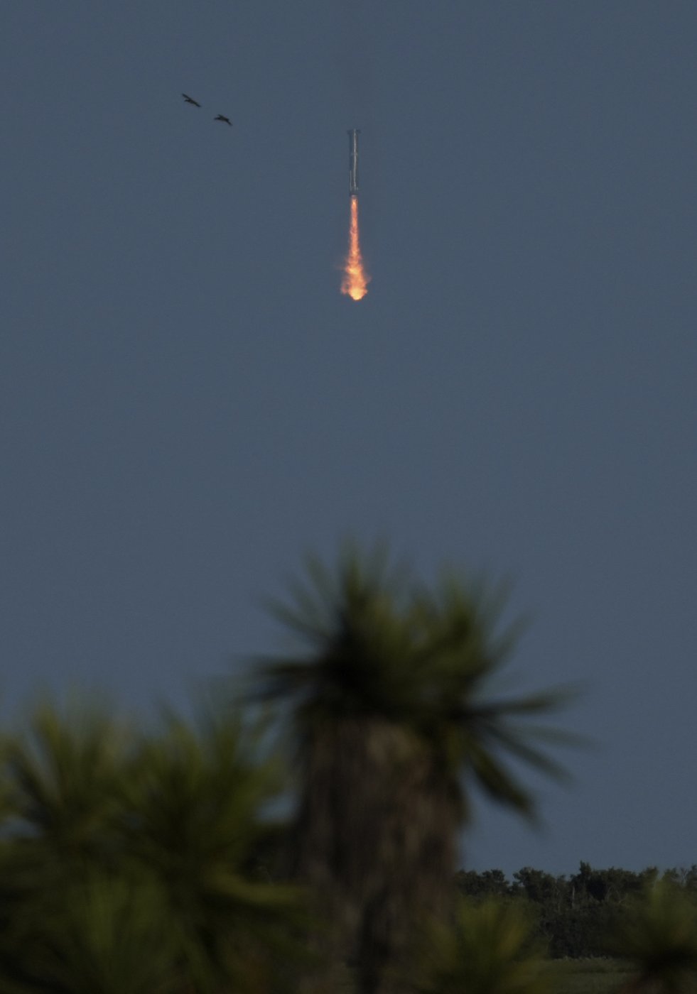 SpaceX launches giant Starship rocket, but aborts attempt to catch booster with mechanical arms | iNFOnews.ca SpaceX launches giant Starship rocket, but aborts attempt to catch booster with mechanical arms | iNFOnews.ca