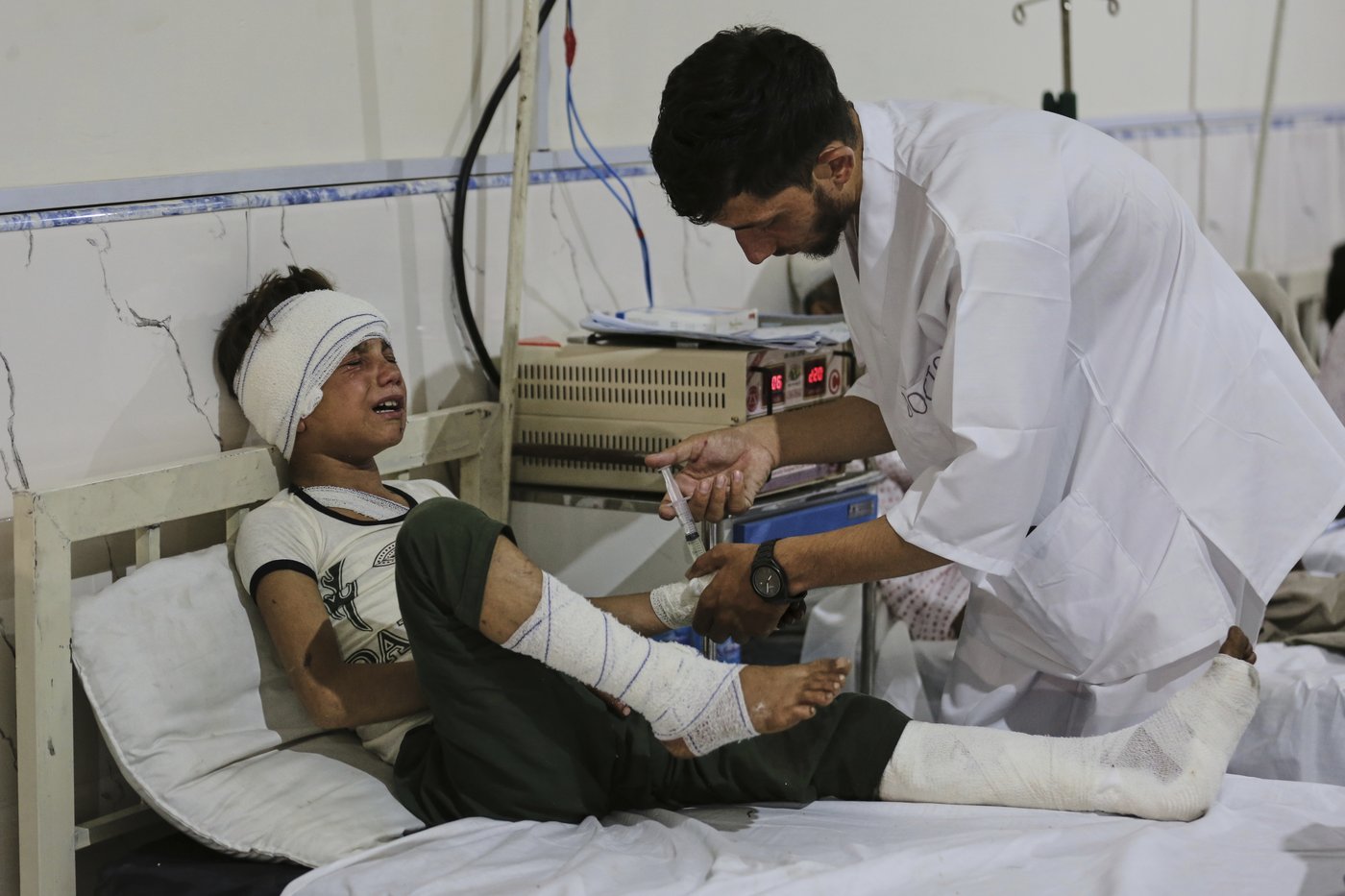 A devastating earthquake in Afghanistan: See the photos | iNFOnews.ca