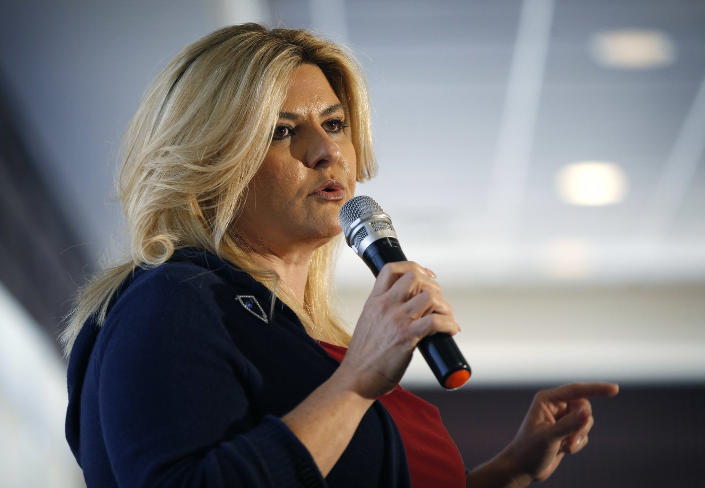 Trump pardons Nevada politician who paid for cosmetic surgery with funds to honor a slain officer | iNFOnews.ca